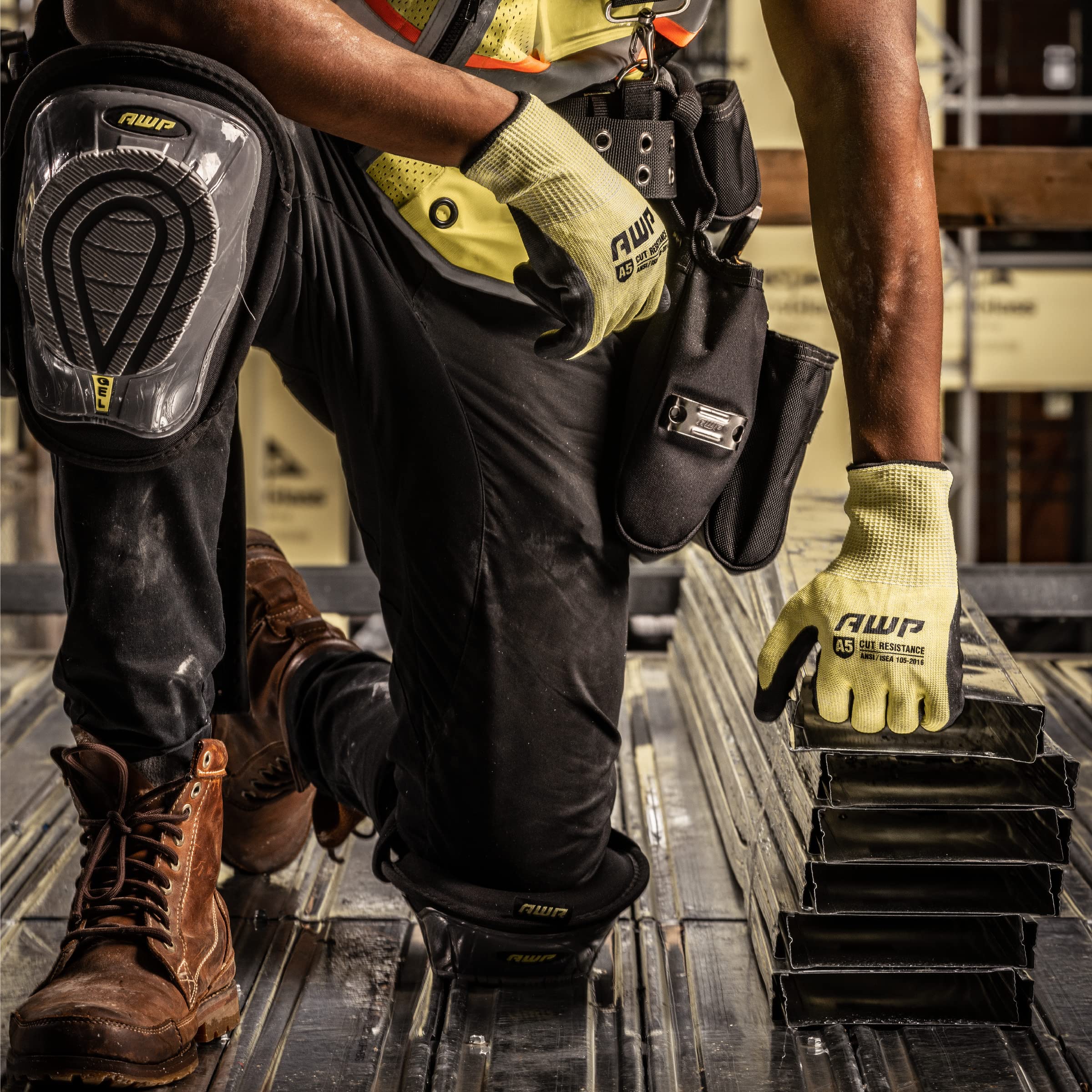 AWP Guantes de trabajo con revestimiento resistente a cortes ANSI A5 de alta visibilidad para hombres y mujeres, talla L