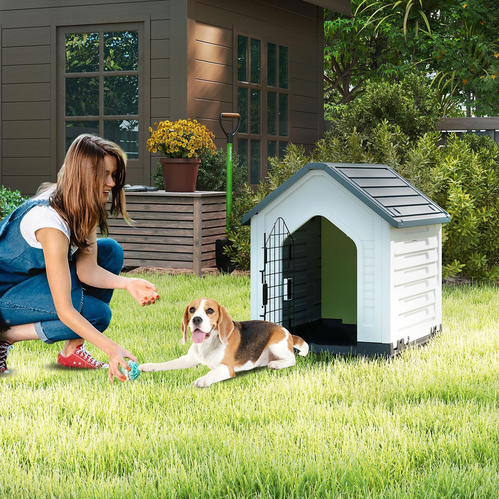 GOPLUS Caseta de Perro de Plástico, Casa para Perros con Puerta de Malla Bloqueable y Piso Elevado, Ventilación, Techo Inclinado, Perrera para Interior y Exterior para Mascotas (Gris)