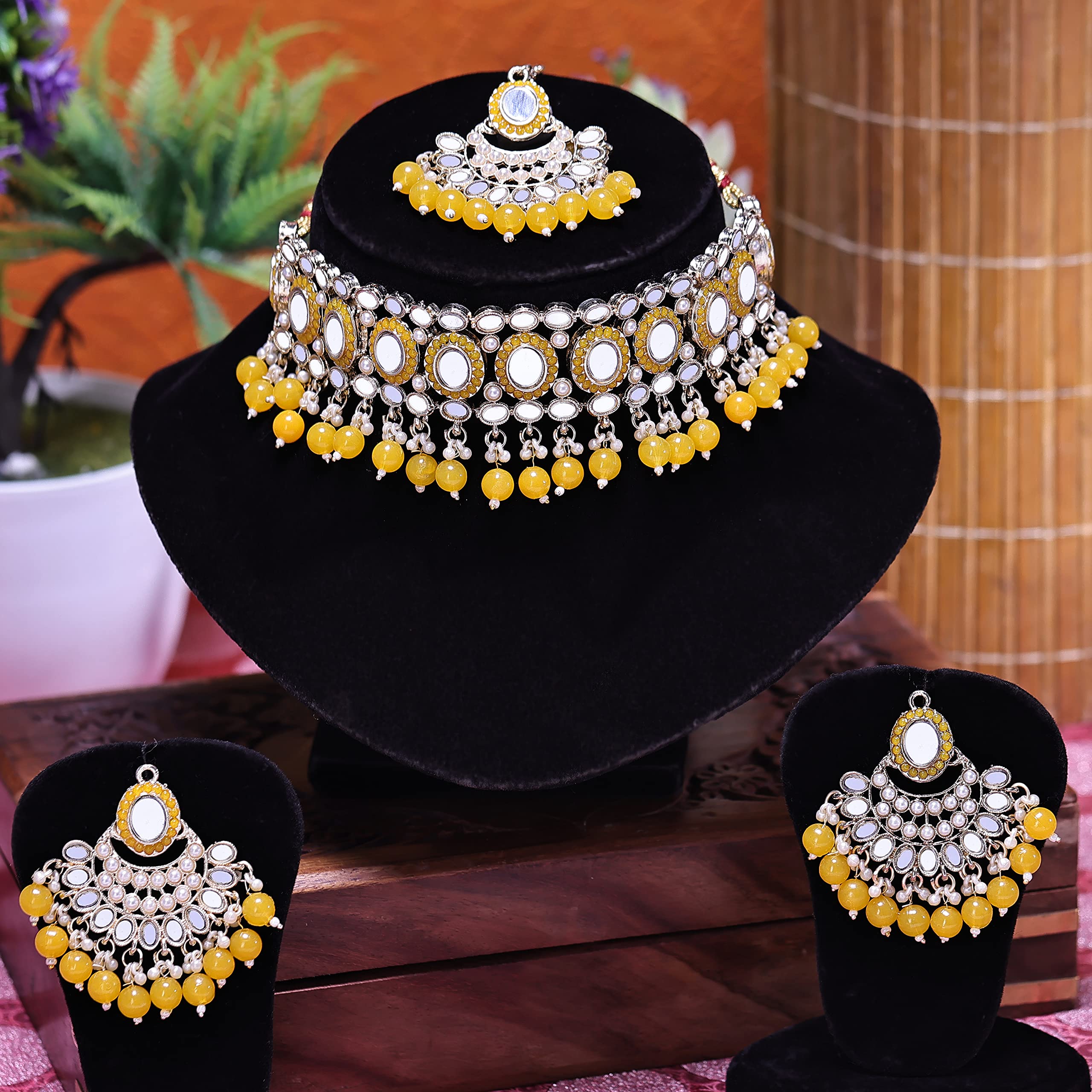 Classy Choker Necklace Earring Jewellery Set with Maangtikka