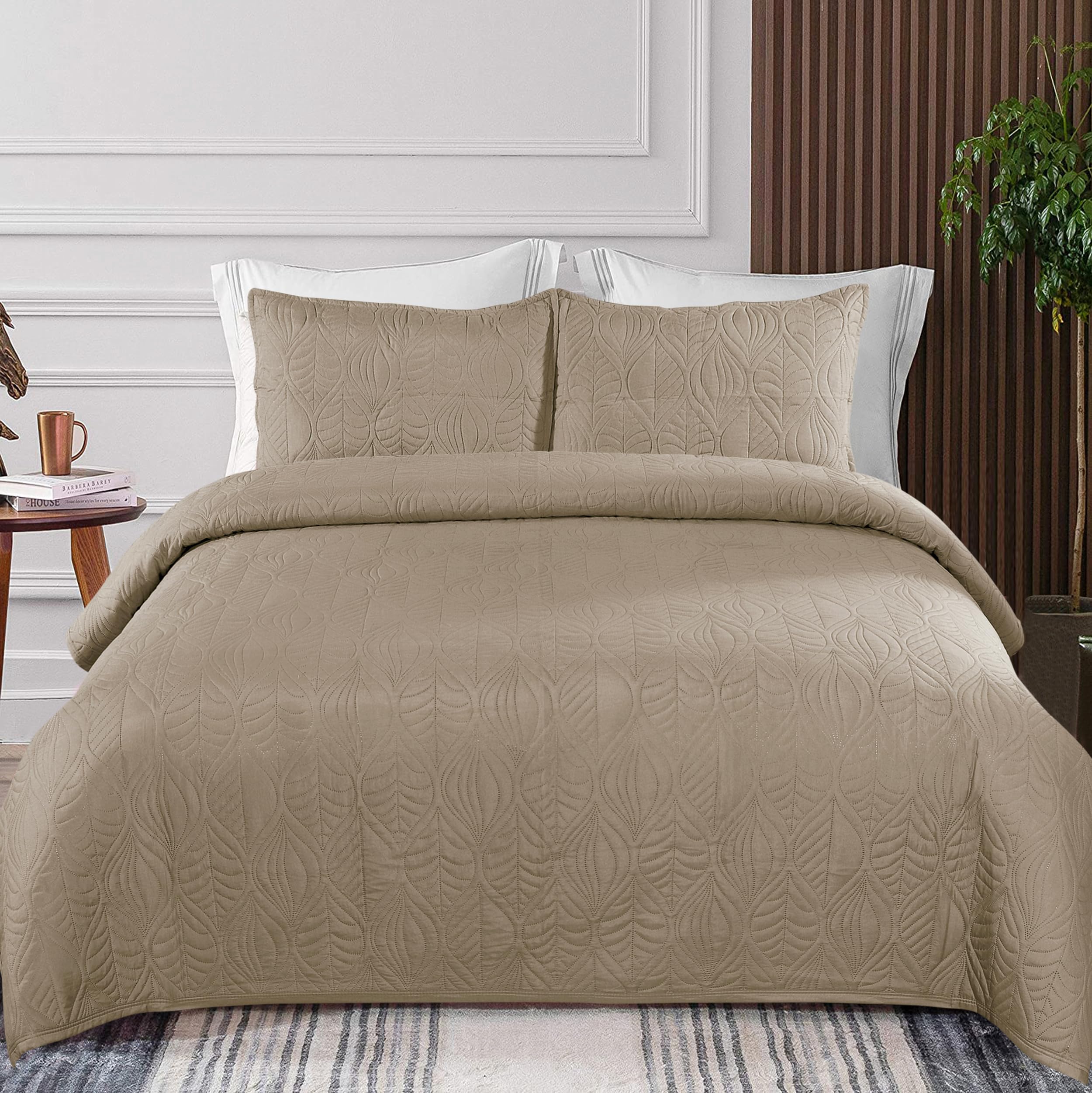 Luxury 300 TC Cotton Quilted Bedcover Set – King Size 230x240 cm with 2 Pillow Shams, Botanical Weave Pattern, Elegant All-Season Bedspread, Warm Beige