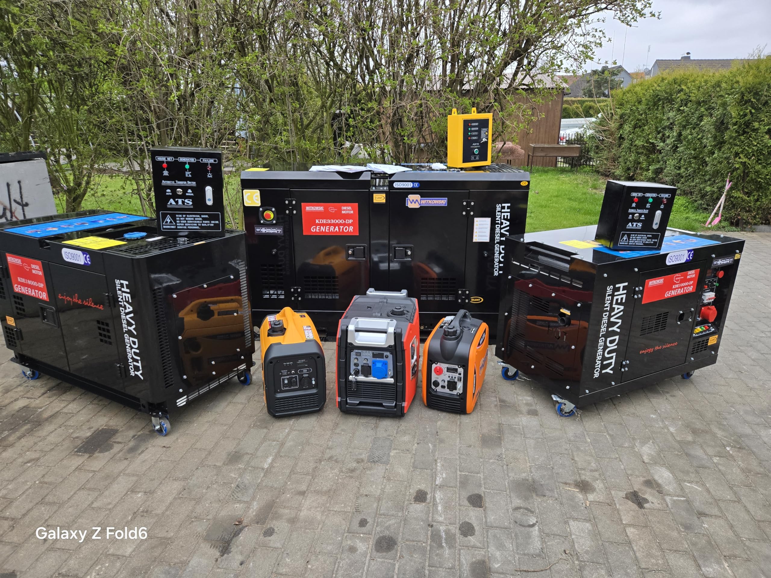 Grupo electrógeno móvil con AVR diesel 11 kVA Dual Power 230 V/400V | WITKOWSKI Generador arranque eléctrico, bujías incandescentes, mando a distancia y preparación ATS KDE10000DP
