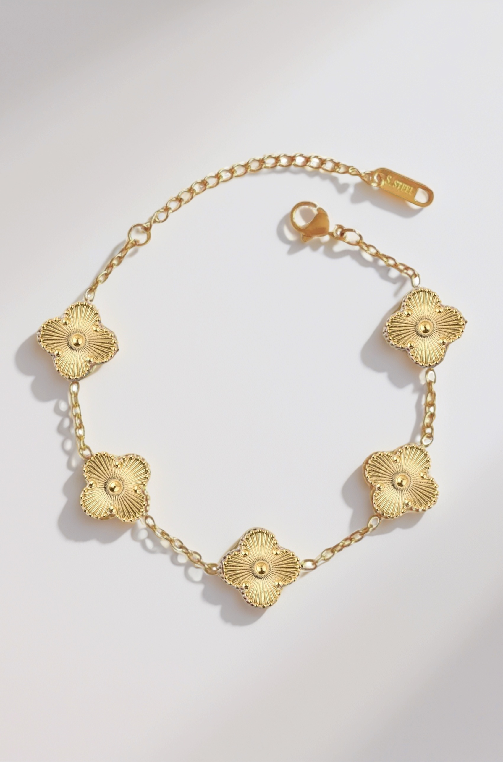 Clover Anti Tarnish Bracelet for Women Stylish | Stainless Steel Bracelet for Woman | Fashion Jewellery for Women Aesthetic Accessories for Girls Chain Bracelet Gold