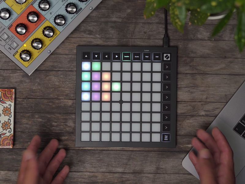 Amazon.com: Novation Launchpad Mini [MK3] — Portable MIDI 64-Pad