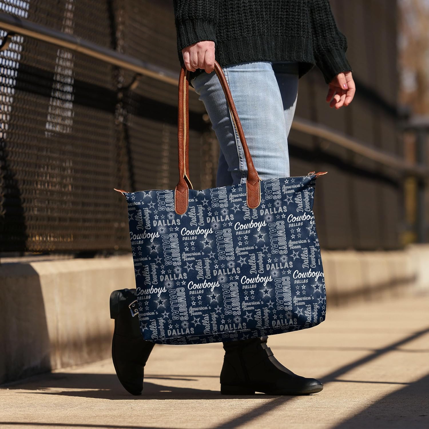 FOCO NFL womens Nfl Team Logo Spirited Style Printed Tote Bag