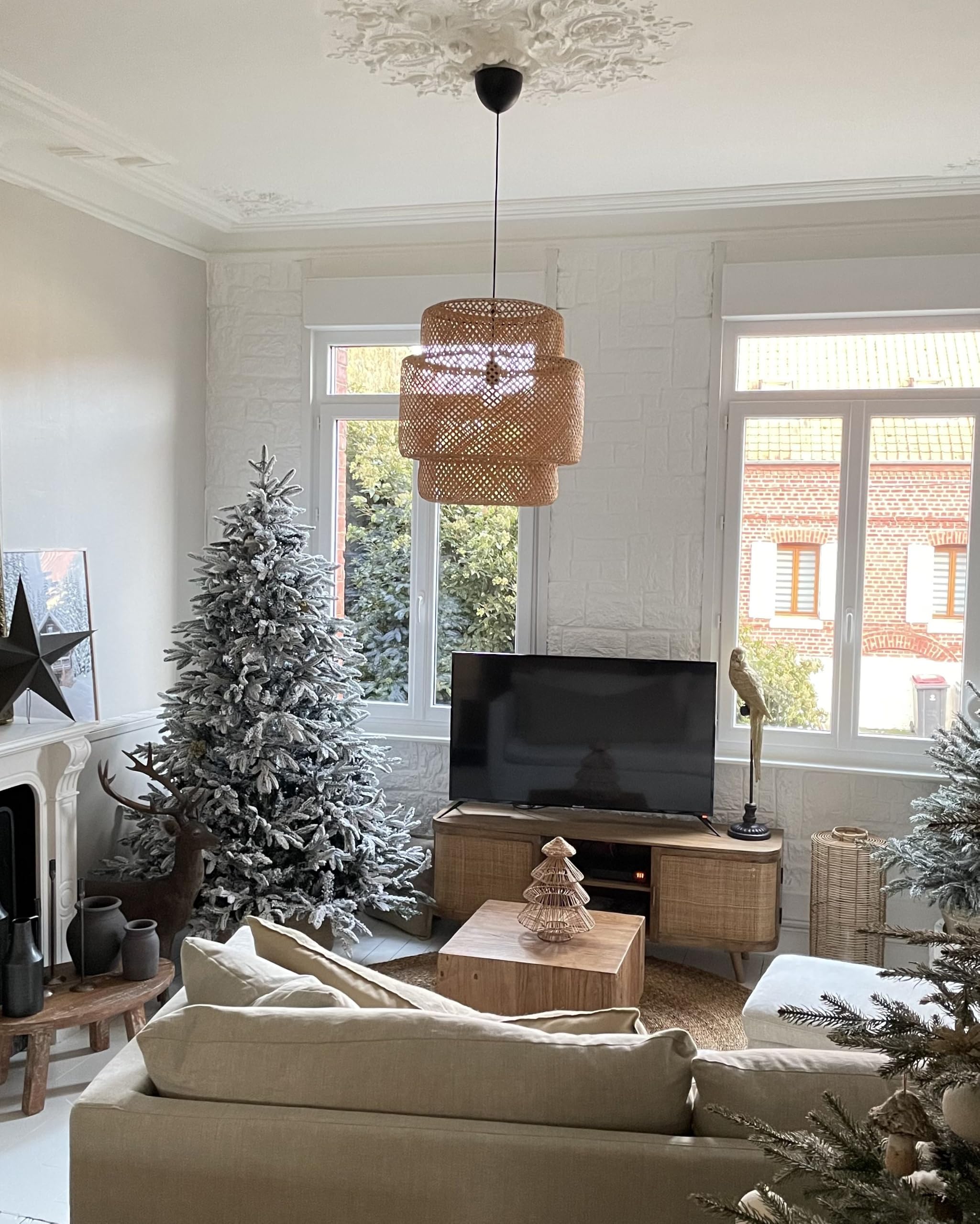 Sapin de Noël Artificiel Effet Neige 180 cm Aspect Naturel et Réaliste Parfait pour Tout Intérieur de Fêtes Beliani