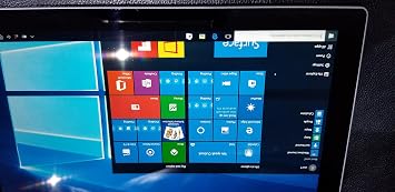 Microsoft Surface Pro 3 Tablet (12, 256 GB, 8GB RAM, intel i5-4300U 1.9GHz, 5MP Camera, Media Card Reader, Windows 10)