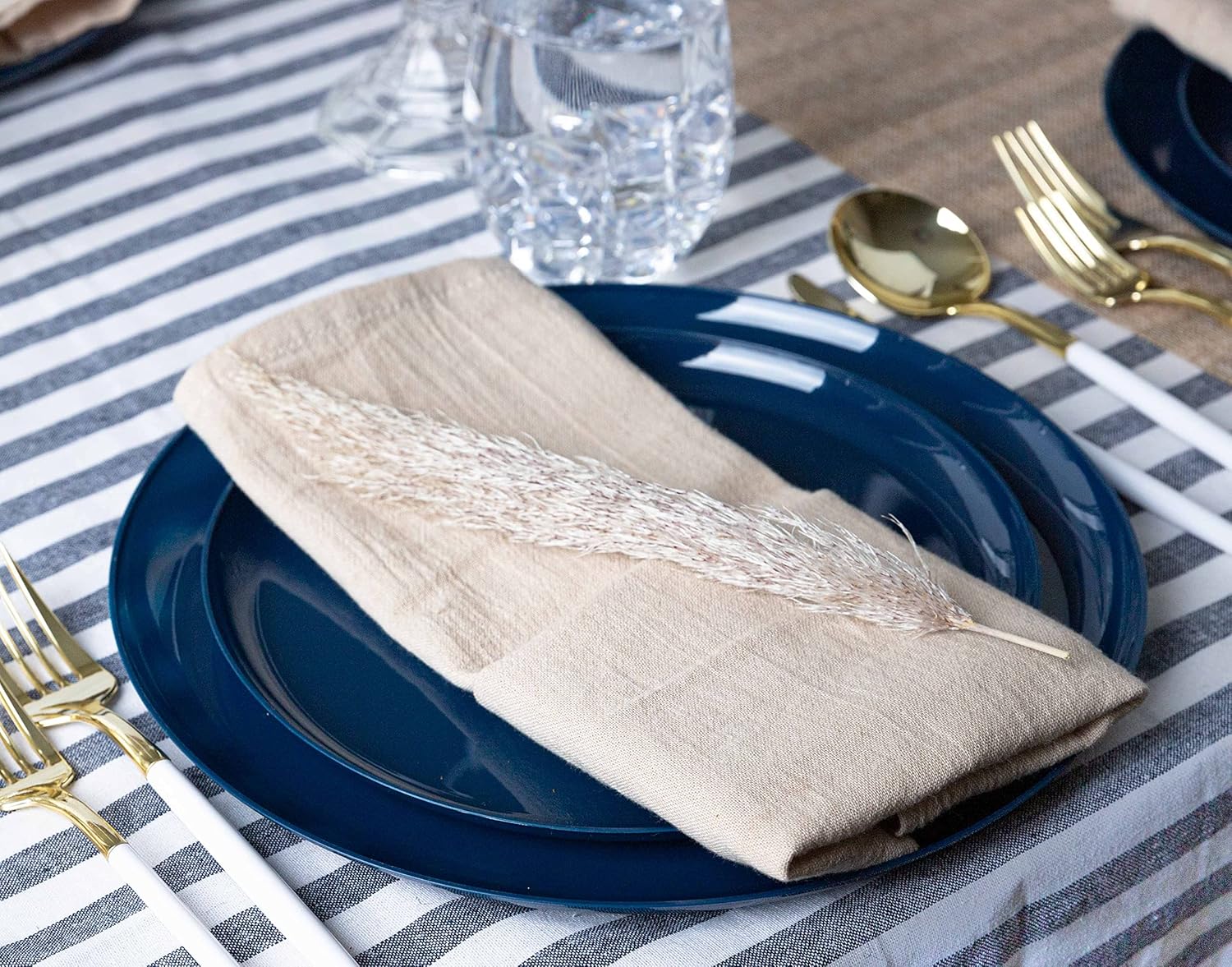 [30 Pack 6.3''] Dark Blue Plastic Party Plates Edge Collection Premium heavyweight Elegant Disposable Tableware Dishes - Image 3