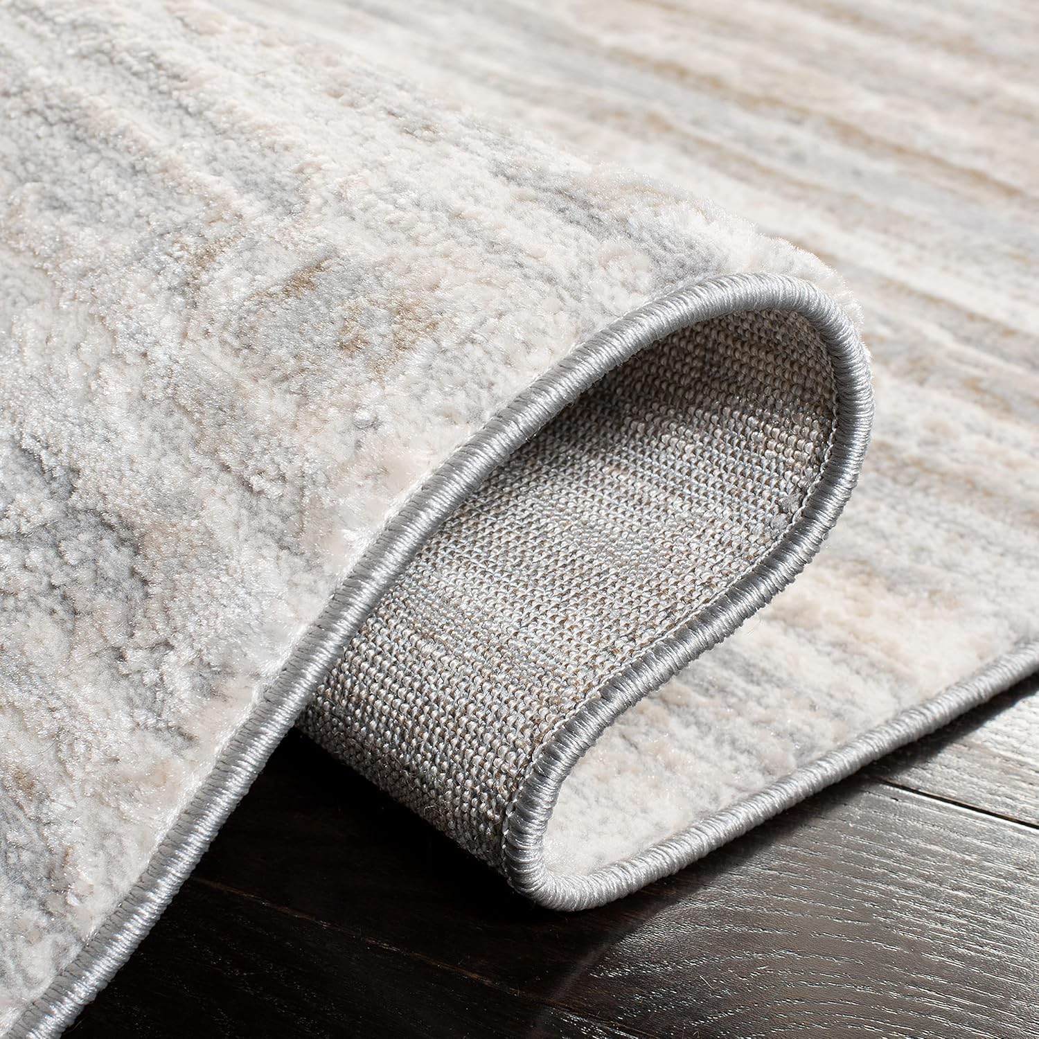 SAFAVIEH Lagoon Collection Accent Rug - 4'5" x 6'5", Grey & Beige, Distressed Design, Non-Shedding & Easy Care, Ideal for High Traffic Areas in Entryway, Living Room, Bedroom (LGN518F)
