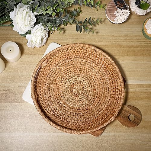Vista 24 de Hipiwe Bandeja redonda de ratán con asas, bandeja organizadora decorativa tejida a mano para almacenamiento de bebidas de desayuno, aperitivos