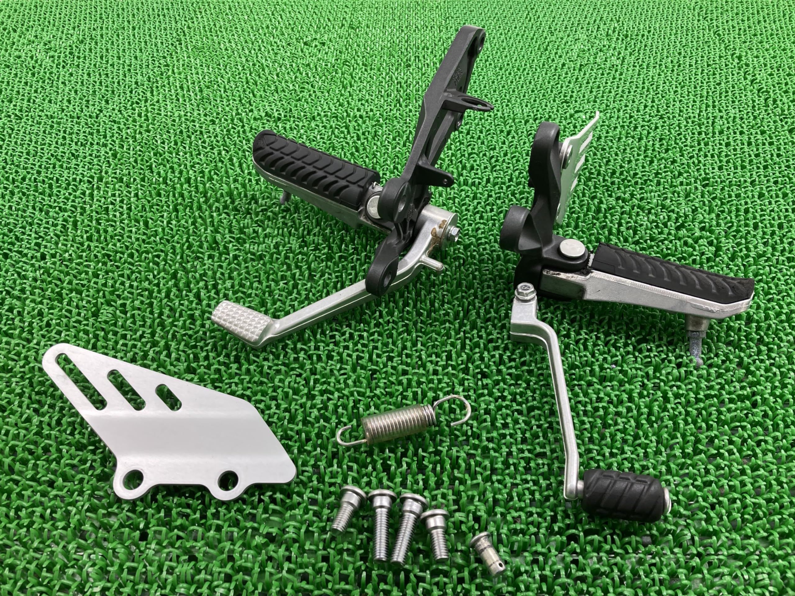 Amazon | カワサキ(Kawasaki) ZX-14Rステップ左右0234/0235純正