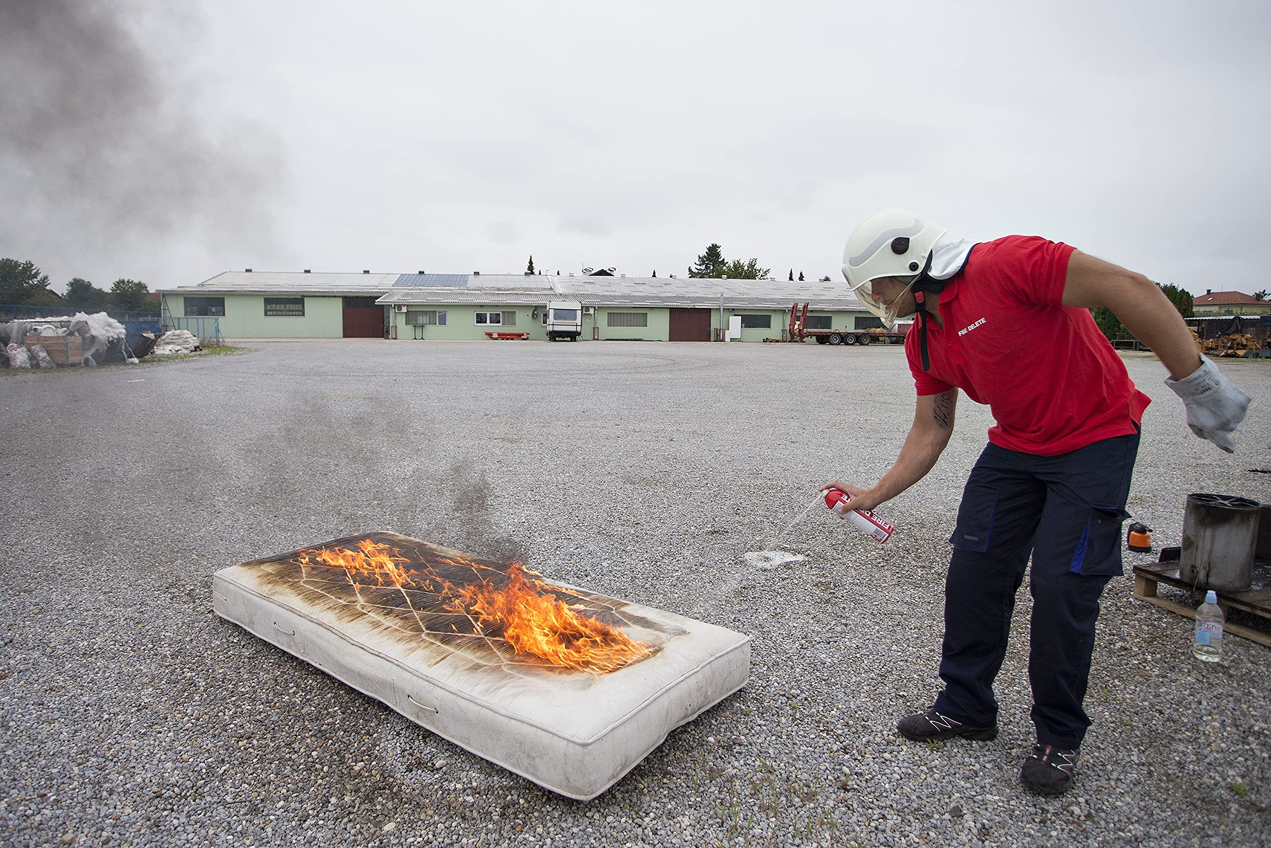 Fire Delete Extinguisher Spray 4