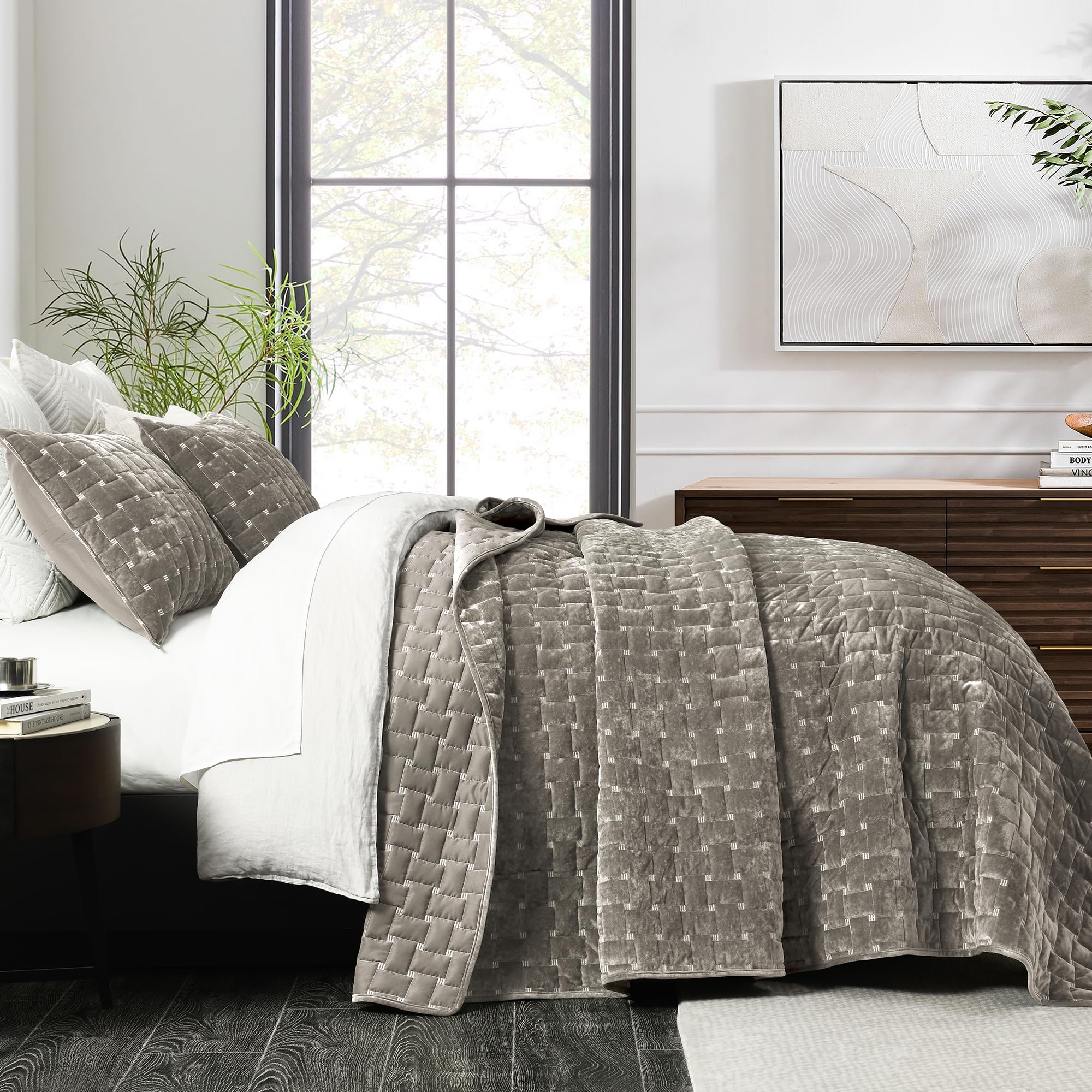 Grassix Velvet Quilt Set Queen Size, Luxury Geometric Design, Mocha Brown