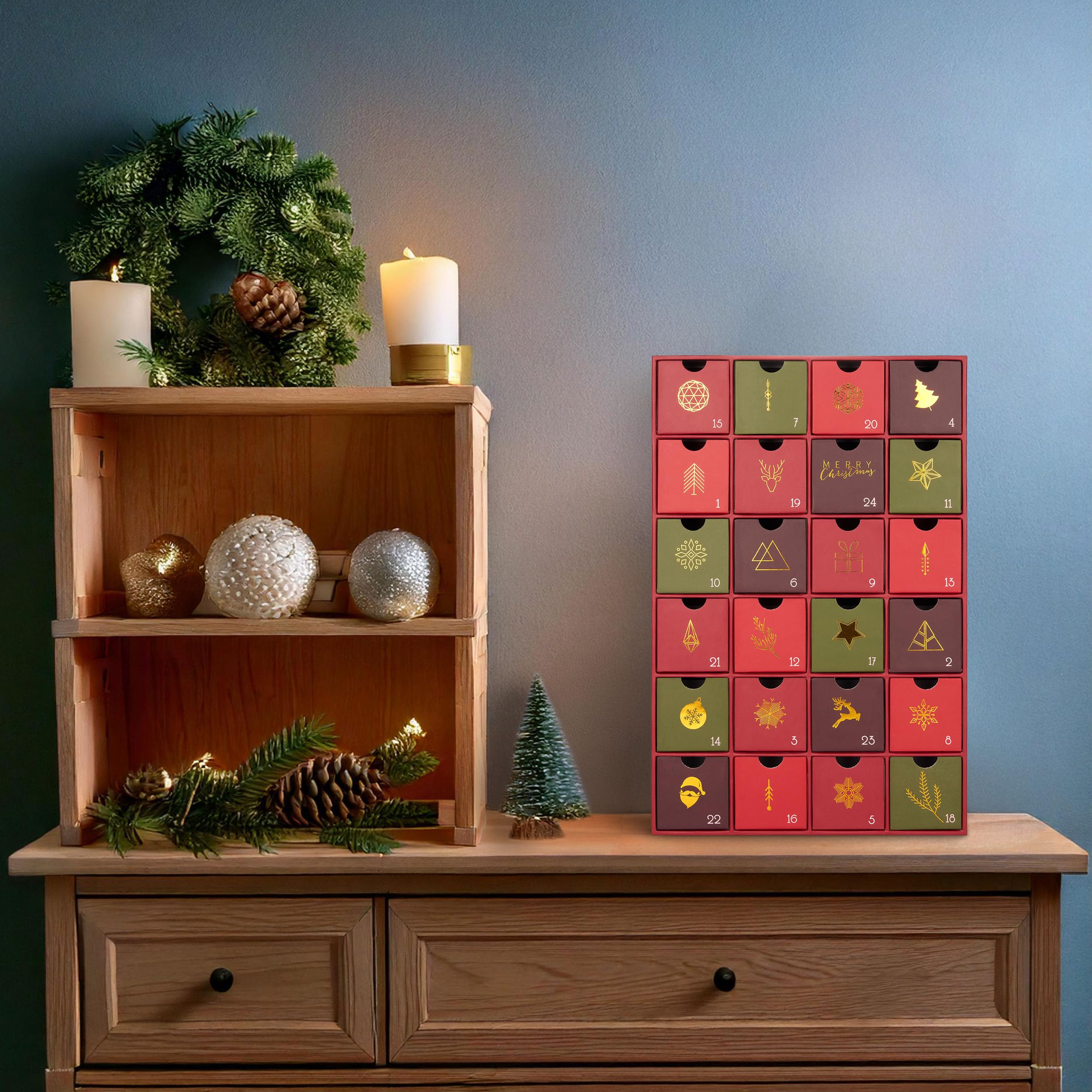 BRUBAKER Adventskalender zum Befüllen - Rot Grün Gold - 39 cm | Traditionelles Weihnachten - DIY Weihnachtskalender mit 24 Türchen für Gutscheine, Süßigkeiten und andere Überraschungen