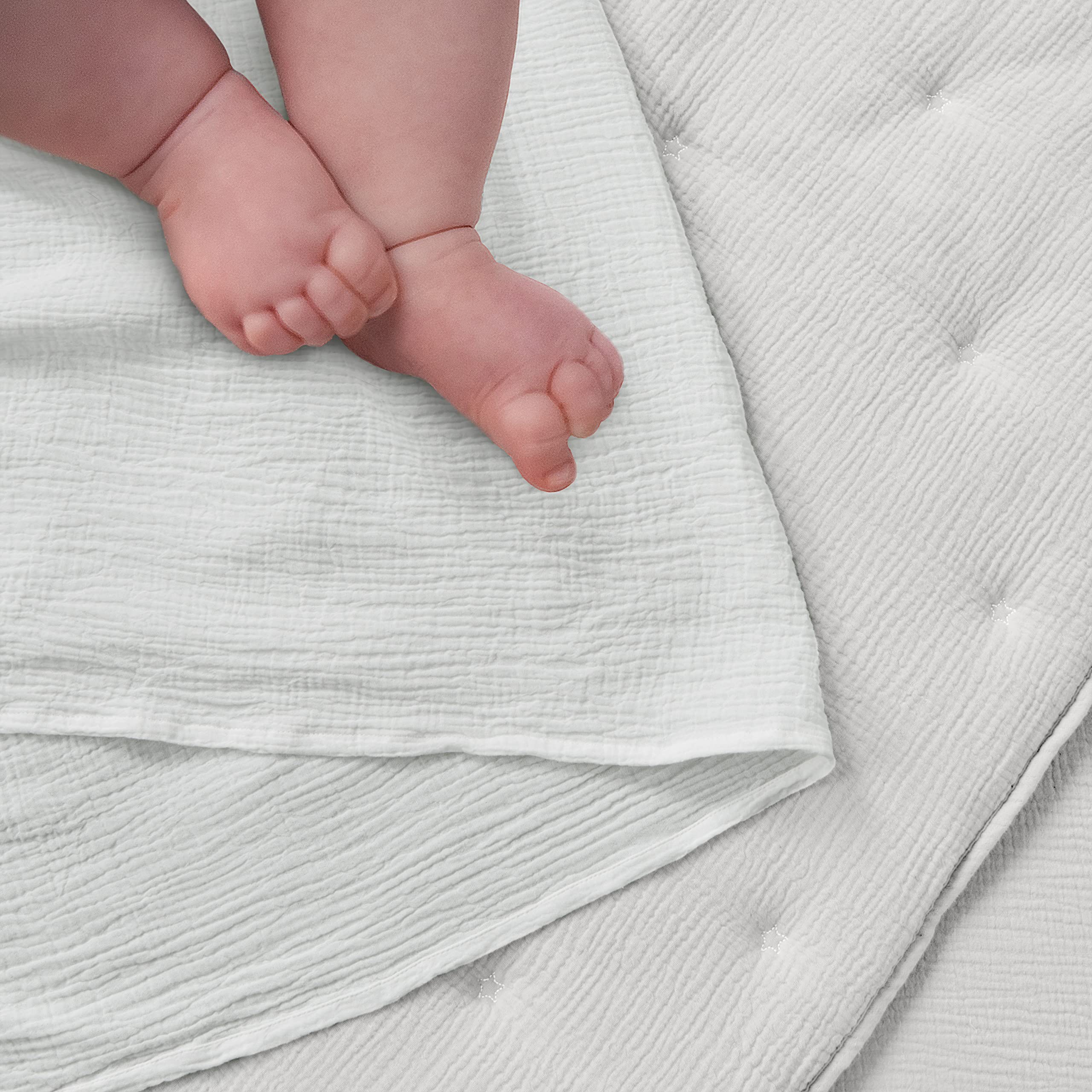 Levtex Baby - Juego de cama de muselina Cloud para cuna - Juego de guardería para bebé - Estrellas blancas y blancas - Muselina texturizada blanca - Juego de 5 piezas que incluye edredón, sábana