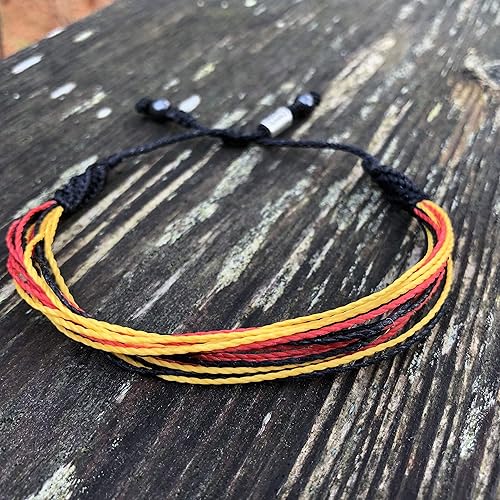 Vista 79 de Rumi Sumaq Pulseras con lazo de bandera del orgullo y el país, macramé tejida anudada a mano, cola de pez y trenzada, pulseras unisex ajustables