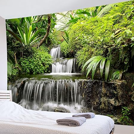 Amazon Co Jp 自然風景 タペストリー 渓流と緑の植物 おしゃれ壁掛け グリーン 壁飾り インテリア 多機能 布ポスター 部屋飾り カーテン 間仕切り お店 雑貨 気分転換 個性ギフト 150ｘ100cm ホーム キッチン