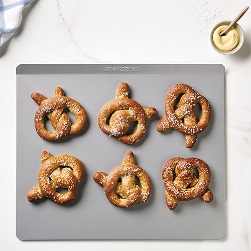 Miniatura 9 de Farberware Utensilios para hornear antiadherentes aislados de 155 pulgadas sartén redonda para pizza gris claro