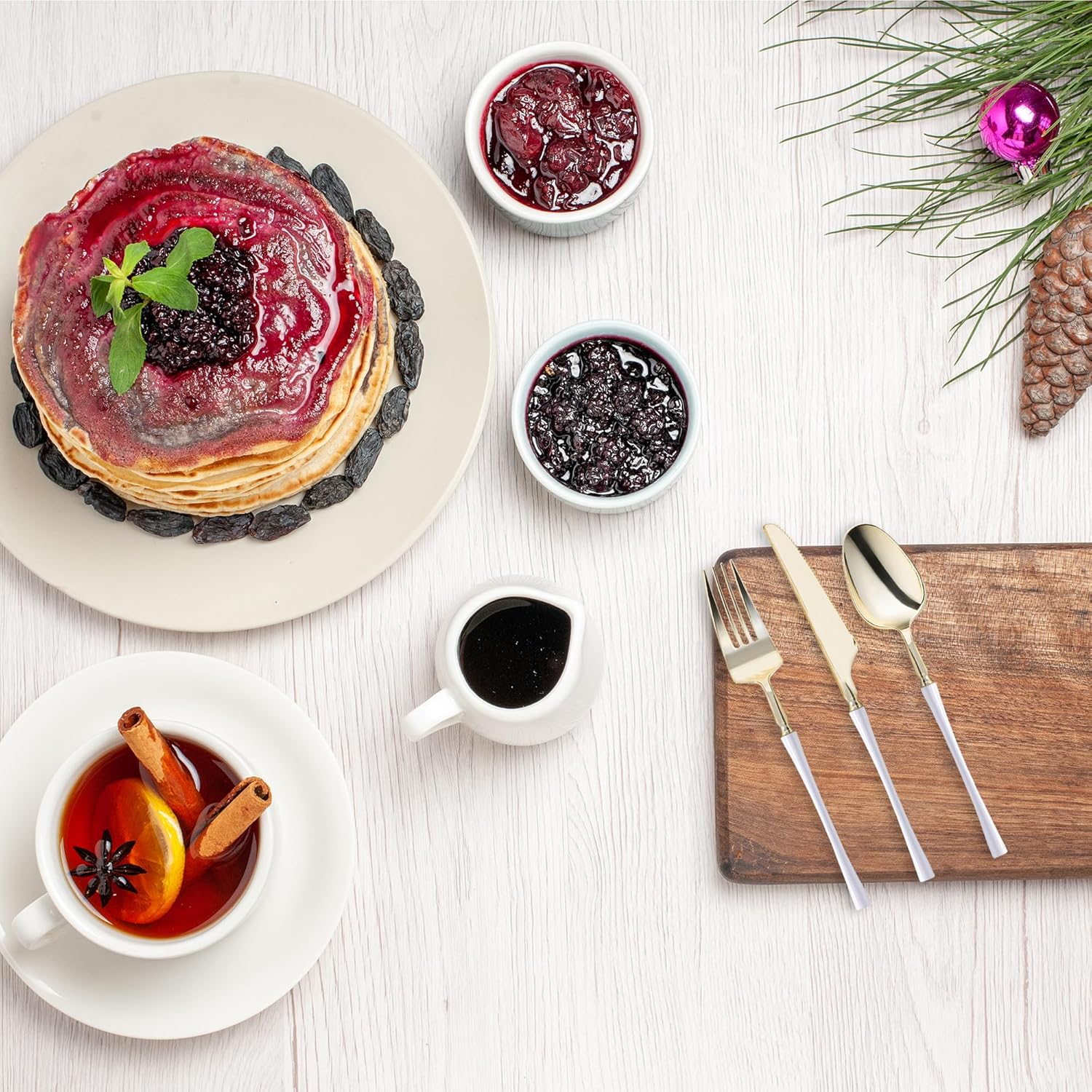 Gold with White Handle Disposable Plastic Knives – 240-Pack Heavy-Duty 8.8 Inch BPA-Free Cutlery, Elegant Gold and White Knives for Weddings, Parties, Catering Events – Premium Disposable Silverware