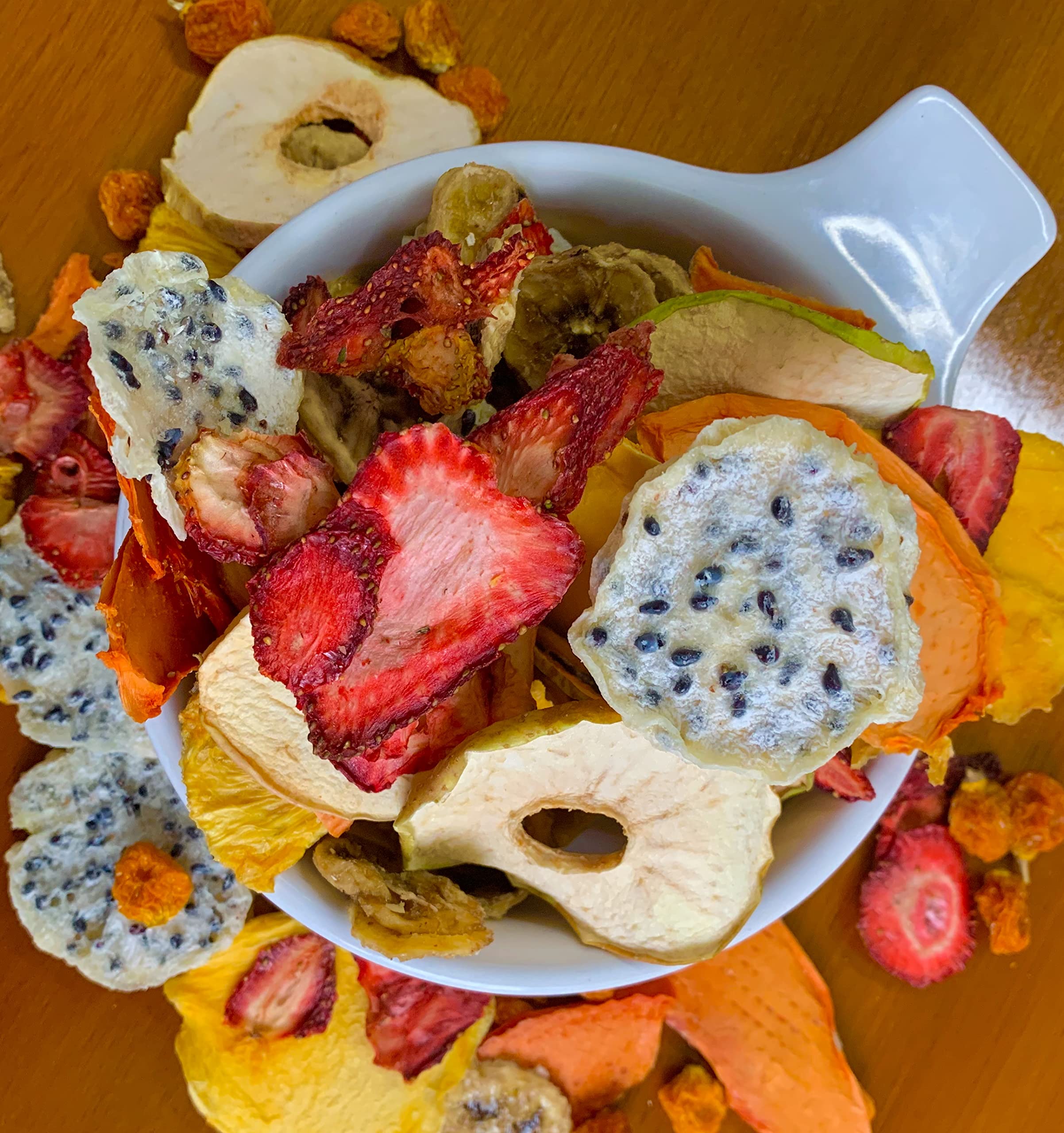 Dried mix fruit of strawberry, banana, pineapple, dragon fruit, mango and goldenberry 100% natural no sugar added 2 zipper bags x1.41 Oz (2.8 Oz)