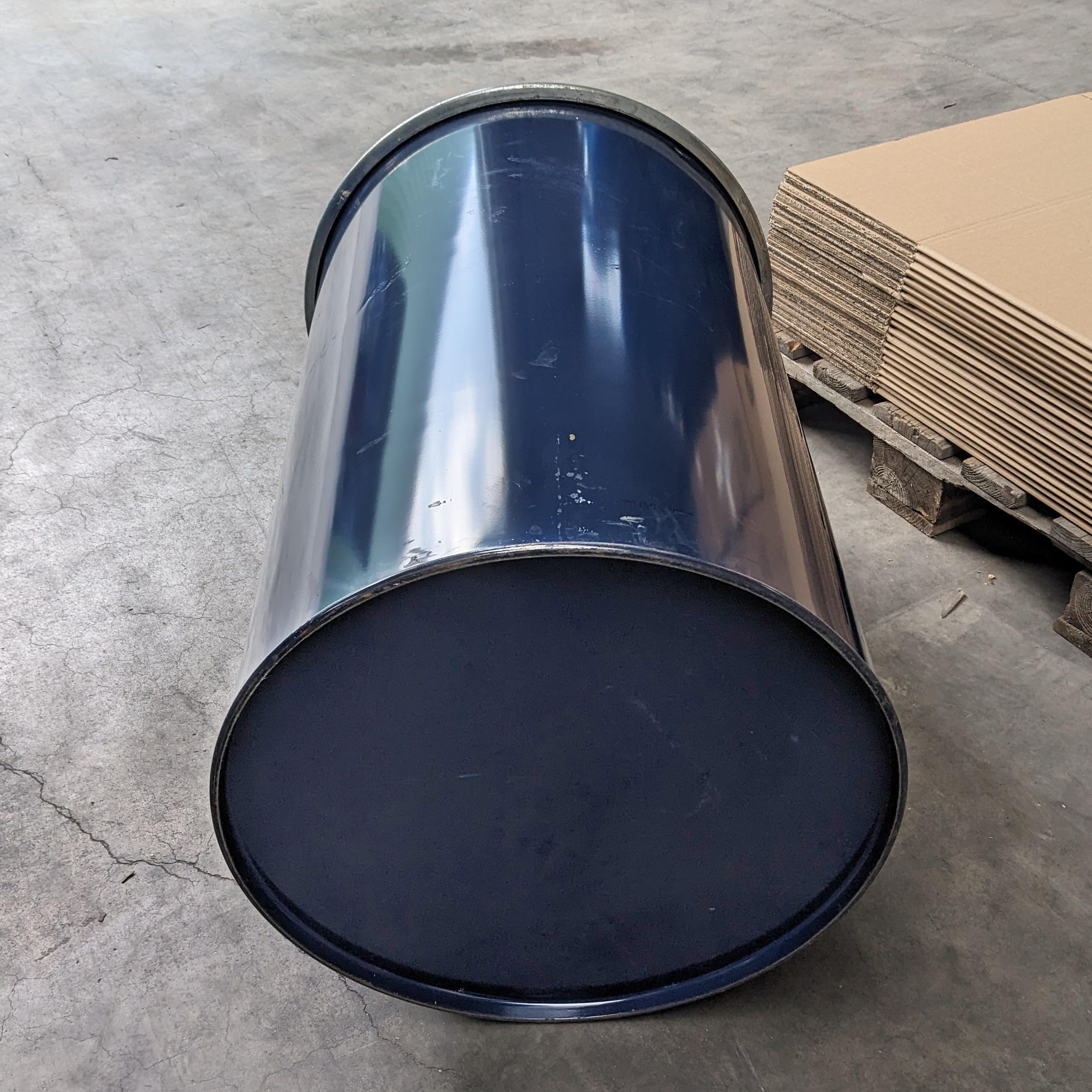 Tonneau en métal de 200 litres avec couvercle - Fût en acier - Fût à huile - Fût en tôle - Table debout - Fût de ghetto - Bleu - Utilisation polyvalente