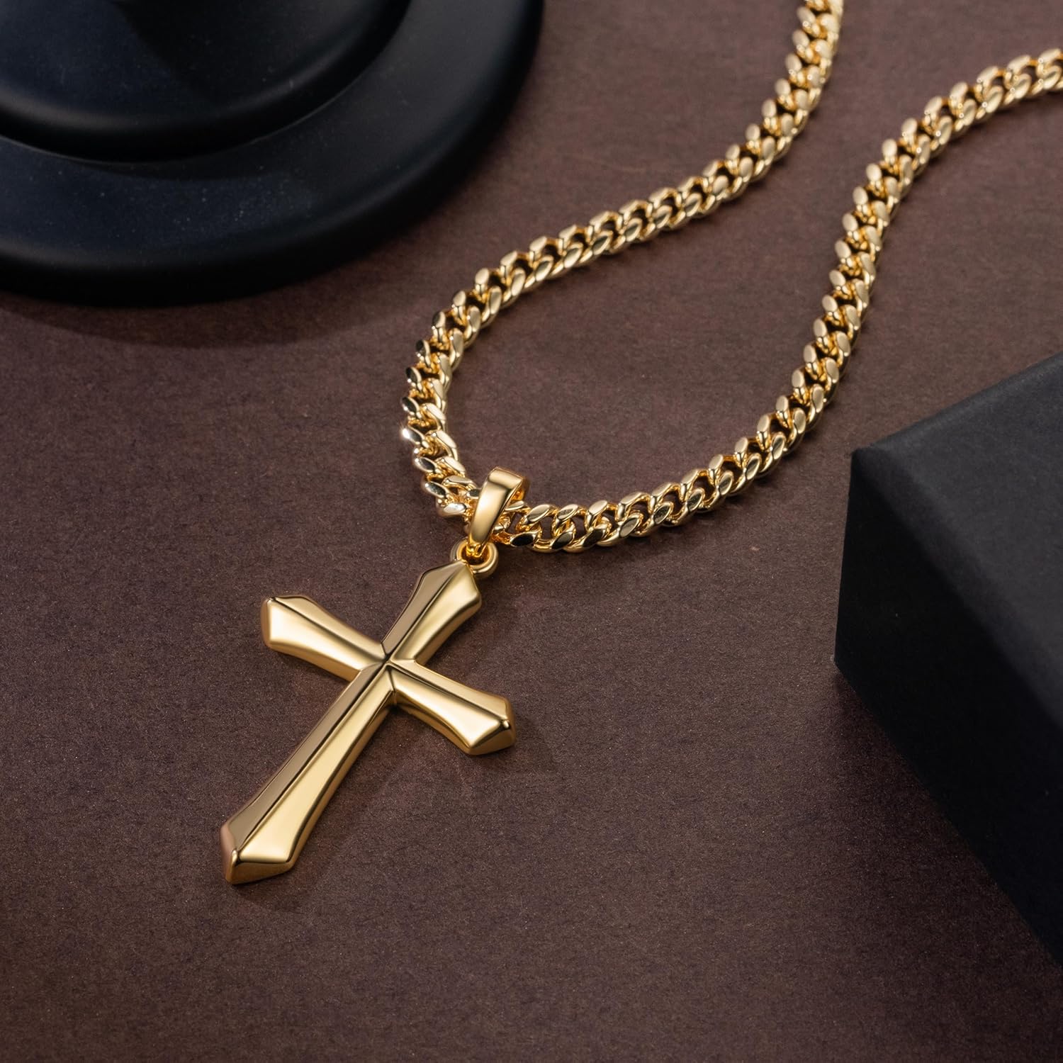 Mens Cross Necklaces 14K Gold Cross Necklace for Men Gold Crosses Chain Necklaces for Men Minimalist Design with Cuban Chain Crosses Pendant Necklace for Mens