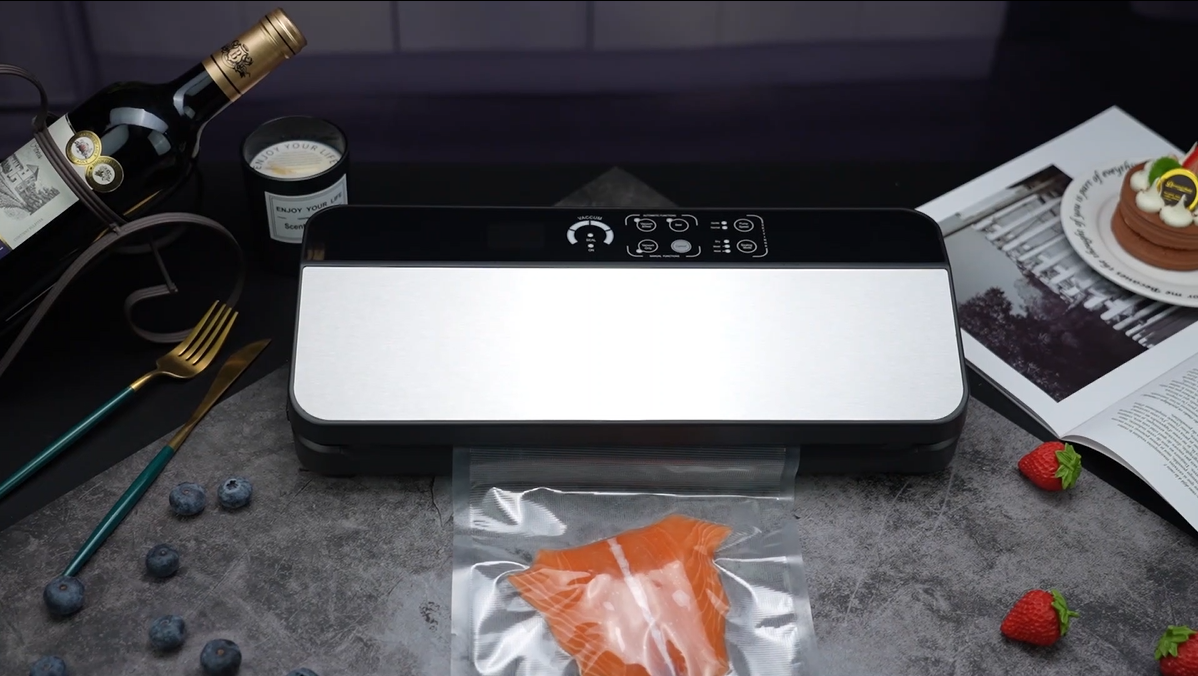 Machine Sous Vide Alimentaire ESoundvol 8 En 1 Avec Contrôle De La Temperature Coupe Aliments Integre Et Affichage Led Visible Pour La Conservation Des Aliments Secs Et Humides Avec 10 Sacs Sous Vide