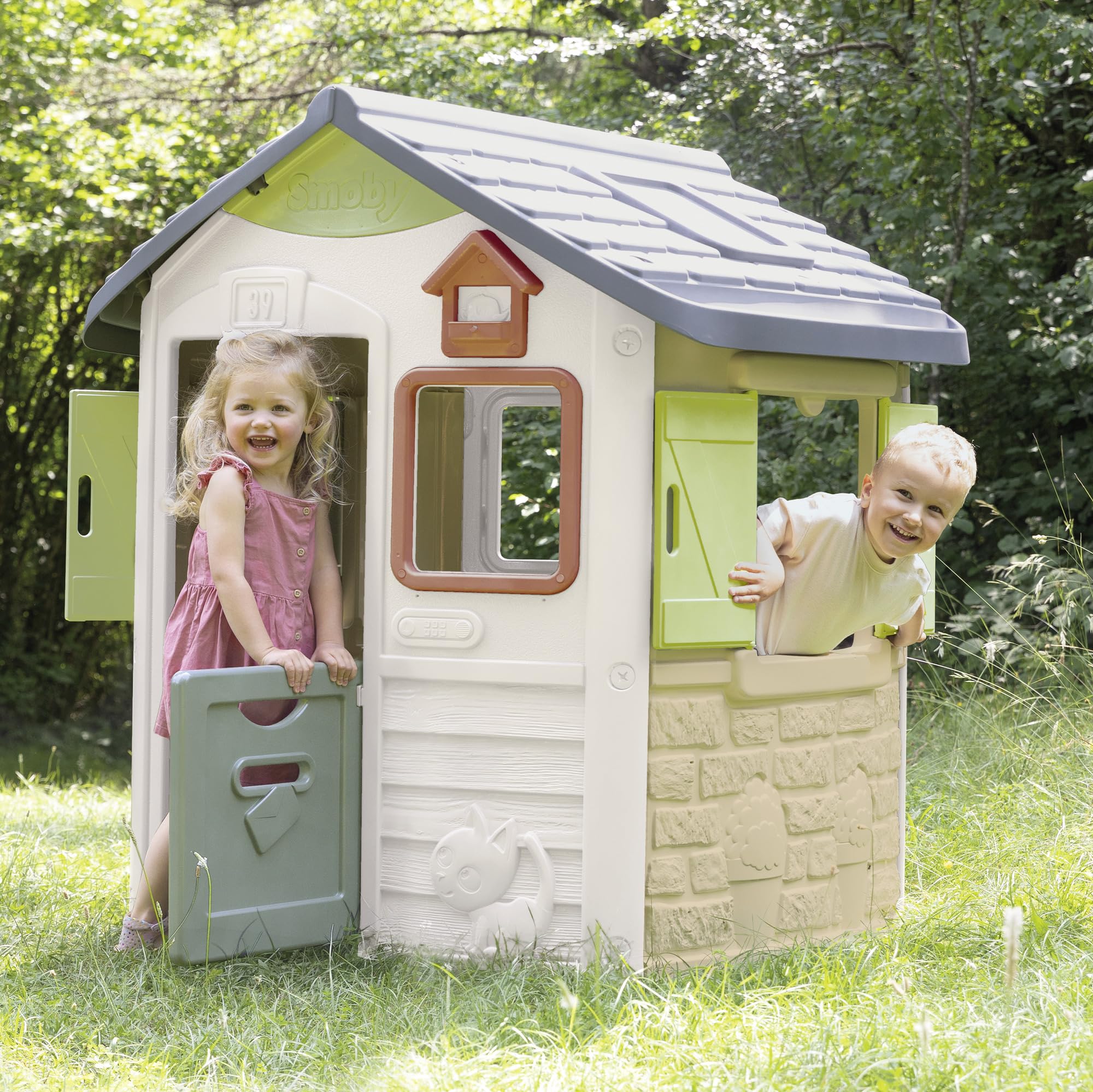 Smoby Life - Casetta Jura Lodge, misure 115 x 123 x 132 cm, con il 54% di plastica riciclata, dai 2 anni, 7600810504