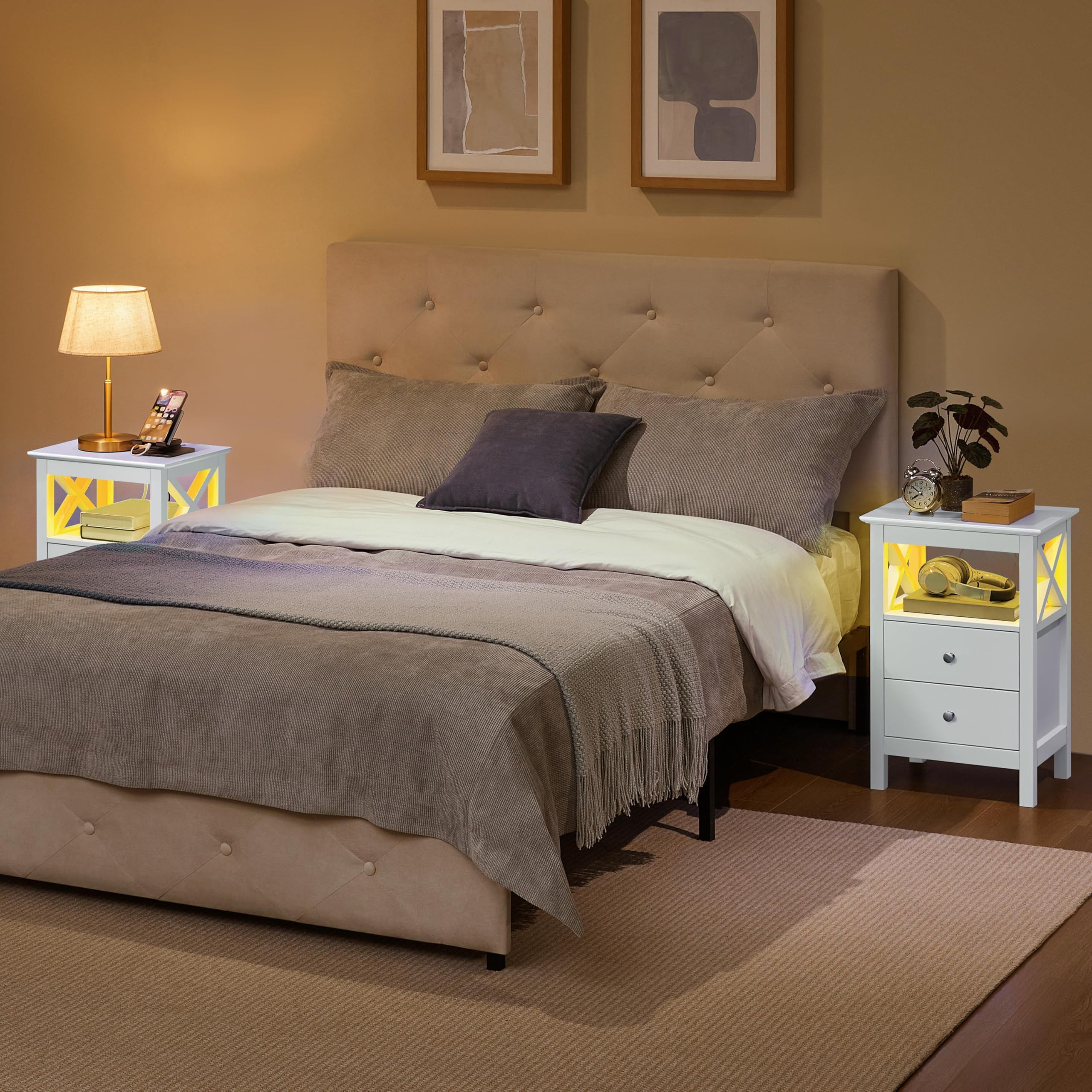 Yaheetech Comodino LED e Stazione Ricarica 2 Cassetti 1 Ripiano Aperto | Stazione di Ricarica Integrata USB e AC, Illuminazione LED Regolabile, Funzione Smart per Camera da Letto Moderna