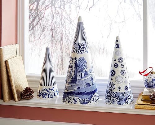 Vista 6 de Spode Topiario italiano azul, escultura de porcelana de árbol de Navidad de cerámica en forma de cono de 10 pulgadas con motivo de desplazamiento