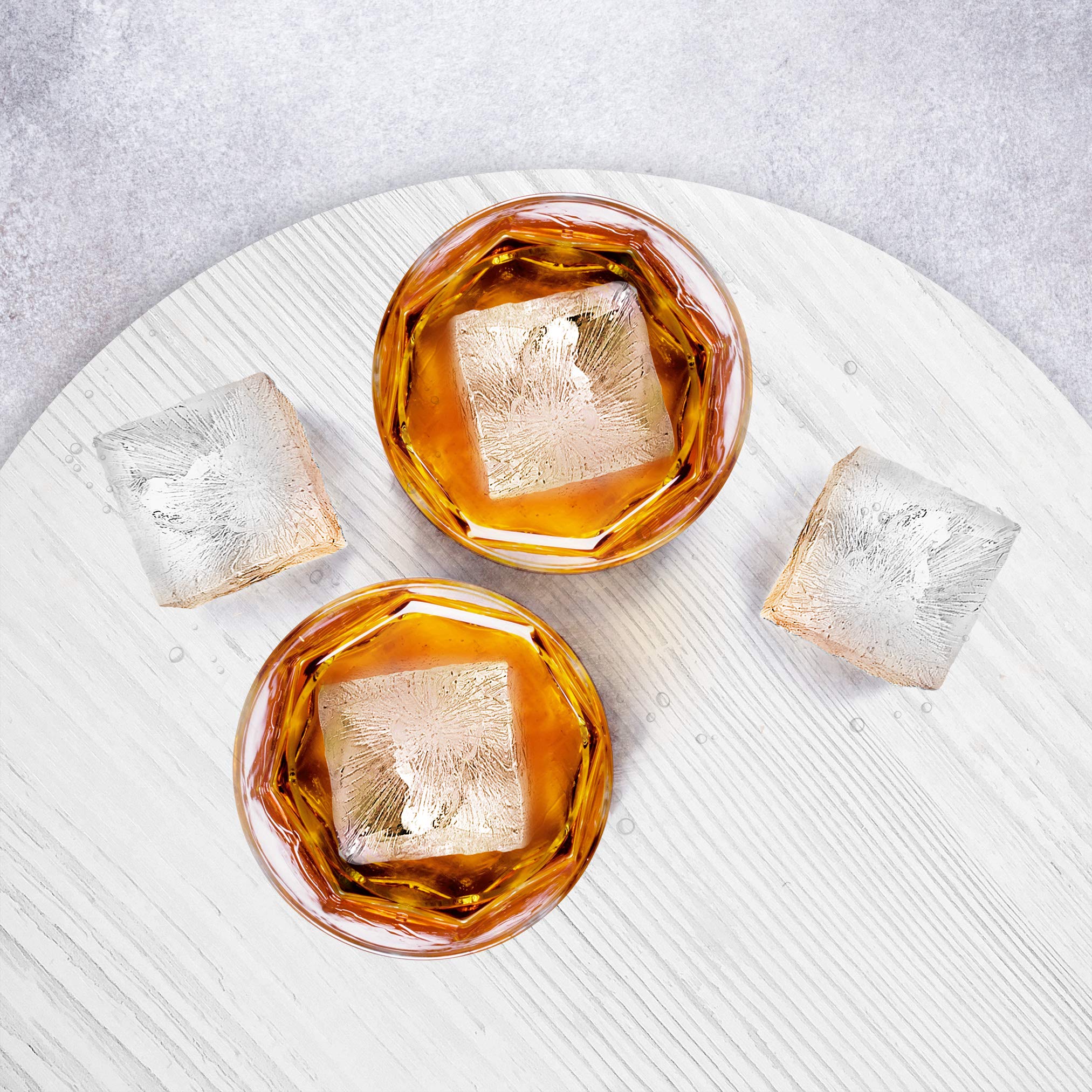Tovolo 61-13636 Eiswürfelformen, leicht zu lösen, Silikon, 6 große Würfel und 2 Kugeln, für Whiskey, Cocktails und Getränke, Anthrazit