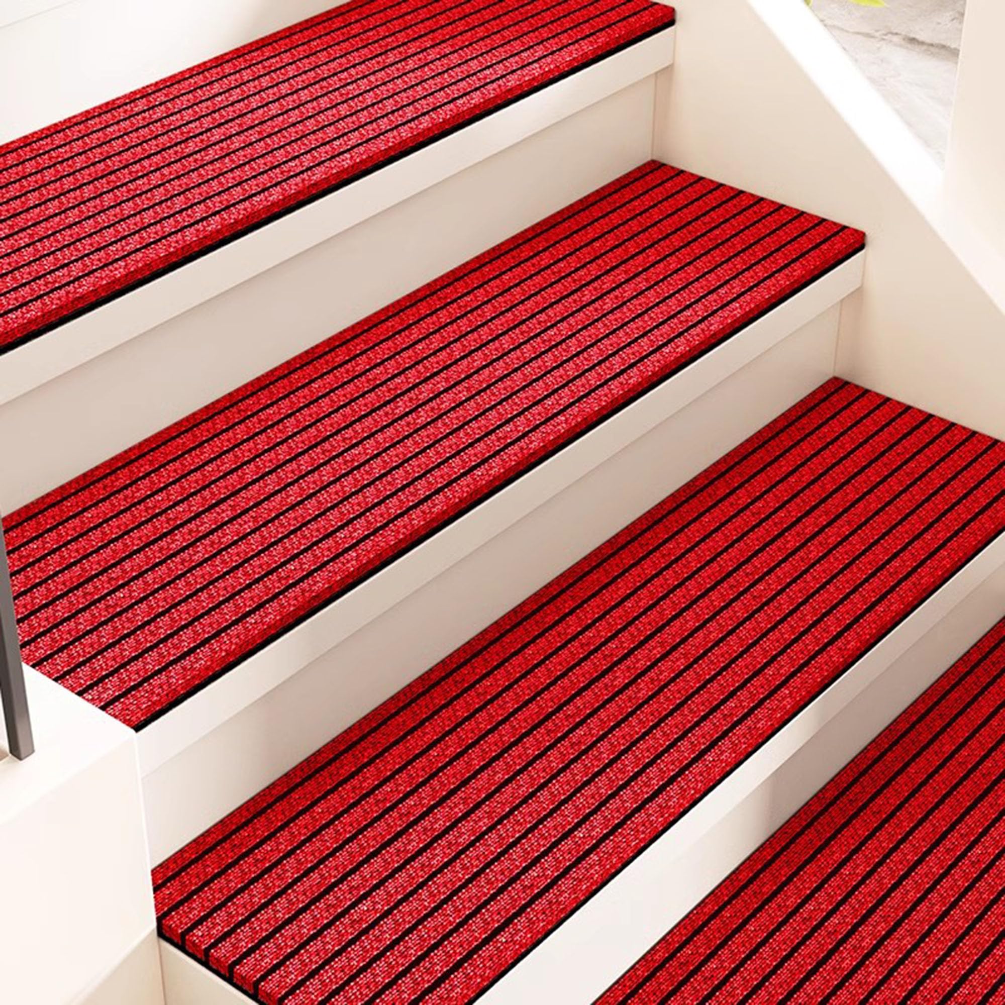 Alfombras para escalones de madera en color rojo para proteger los pasos de personas mayores