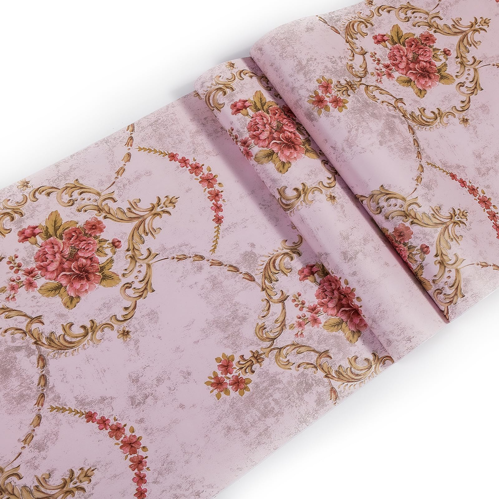 Papier peint damassé rose pour rénover un meuble abîmé sans colle