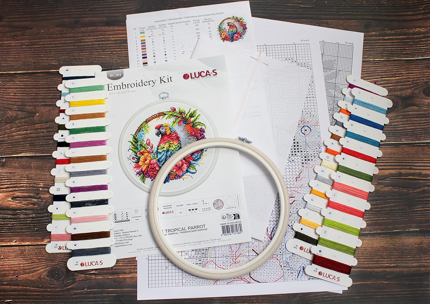 Luca-S Cross Stitch Kit with Hoop - The Tropical Parrot, Cross Stitch Kit for Adults, Embroidery Needlecraft Kit