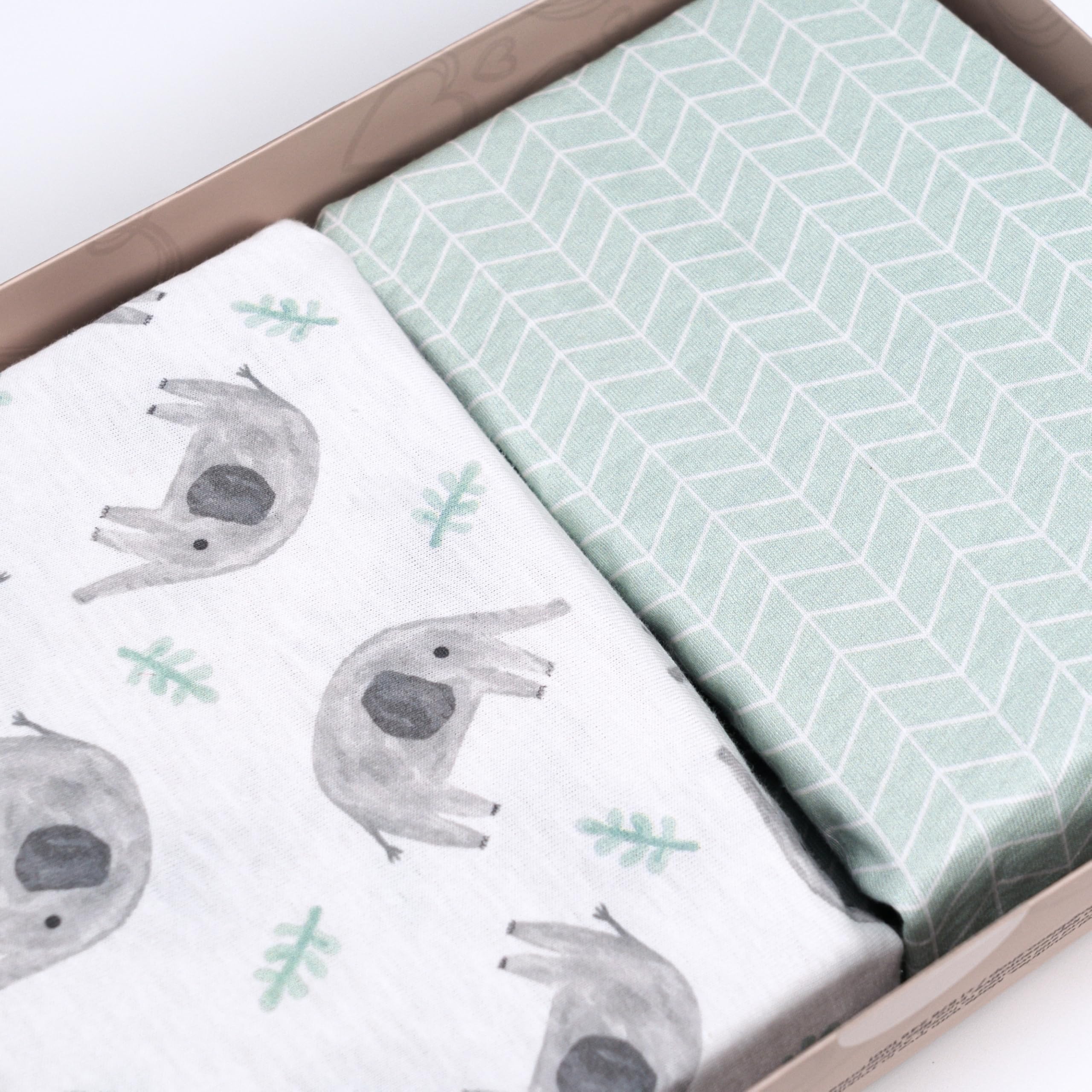 Set Drap Housse 60x120 Lit Bébé / 60x125. 2 Draps Housse Coton Jersey + 1 Protège Matelas Imperméable Éponge pour Lit Bébé. Certifié Oeko-Tex. Éléphants 125x60 / 120x60