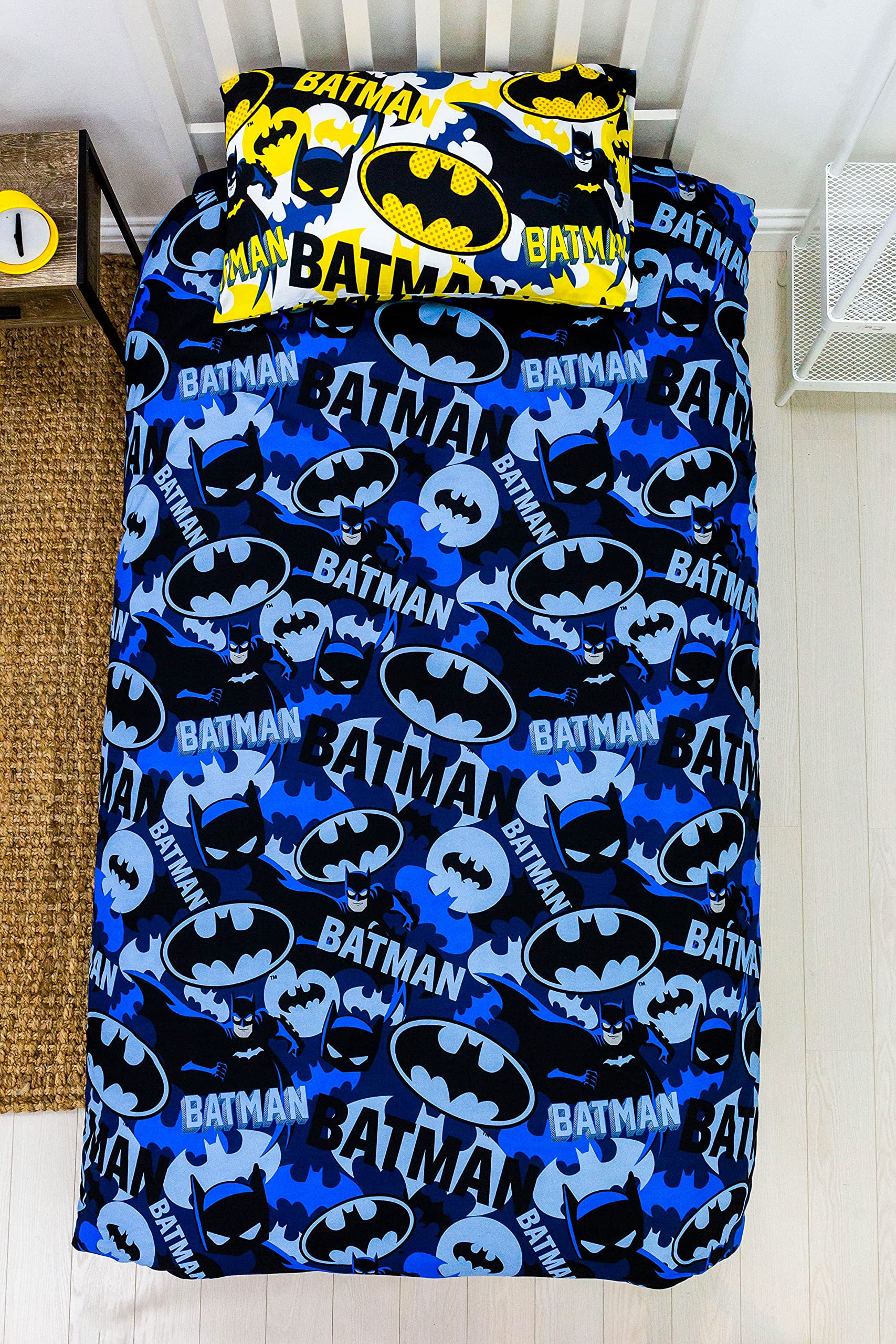 Character World Funda de edredón oficial de Batman con diseño de camuflaje | funda de edredón reversible azul de dos caras