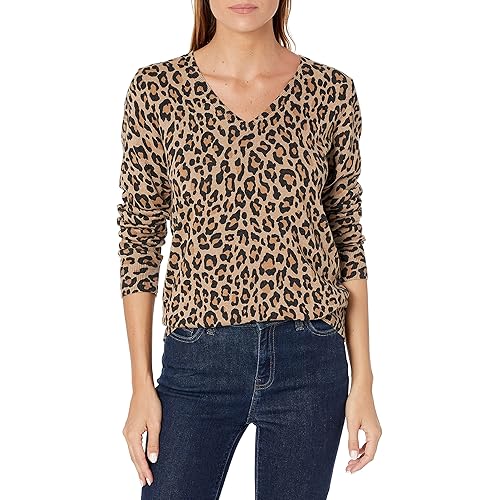 Amazon Essentials Women's Classic-Fit Lightweight Long-Sleeve V-Neck Sweater (Available in Plus Size)