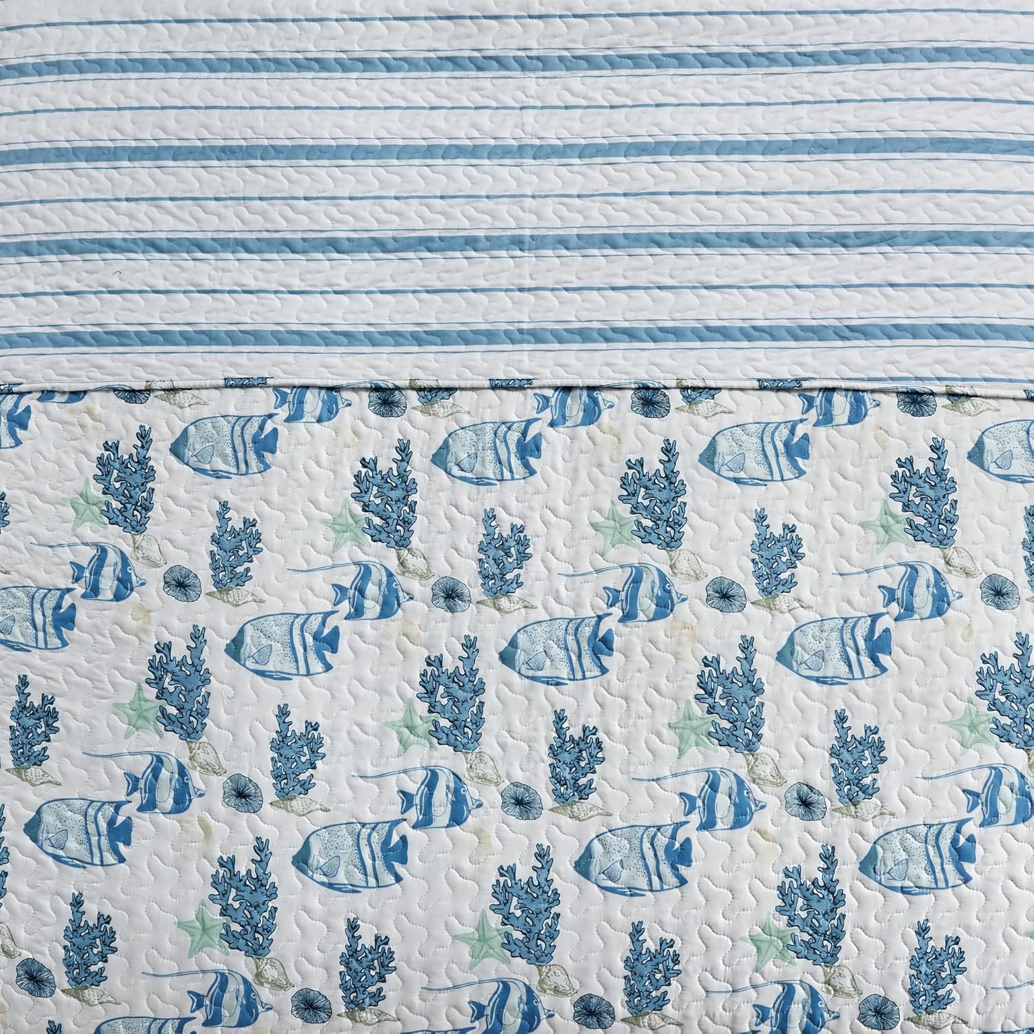 Market & Place 3-Piece Full/Queen Size Coastal Quilt Set with Shams | Reversible Lightweight Summer Bedspread | White and Blue Beach Themed Bedding | Sorrento Collection (Full/Queen)