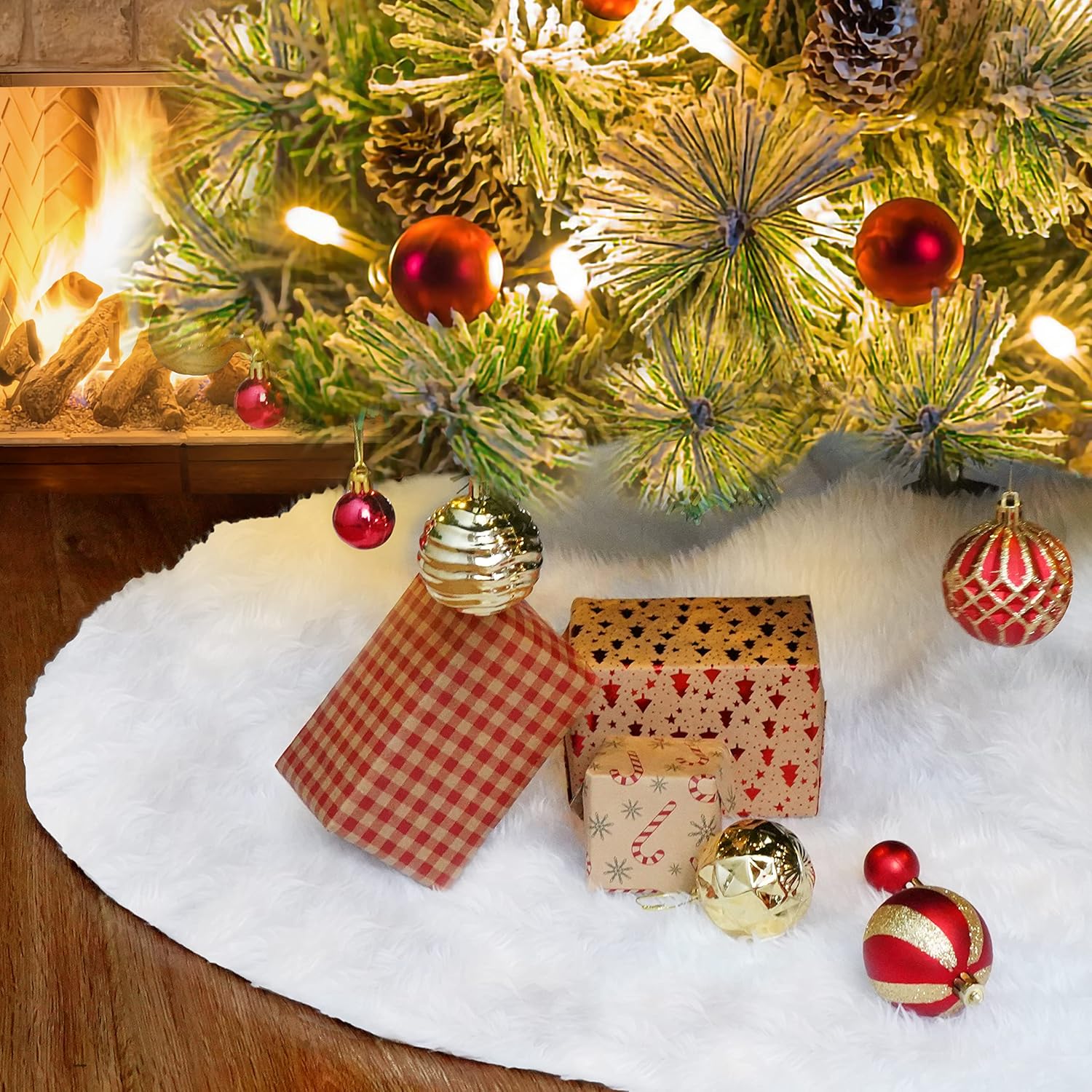 48inch White Christmas Tree Skirt - Faux Fur Plush White Tree Skirts for Home Christmas Tree Decoration Holiday Party Christmas Decorations