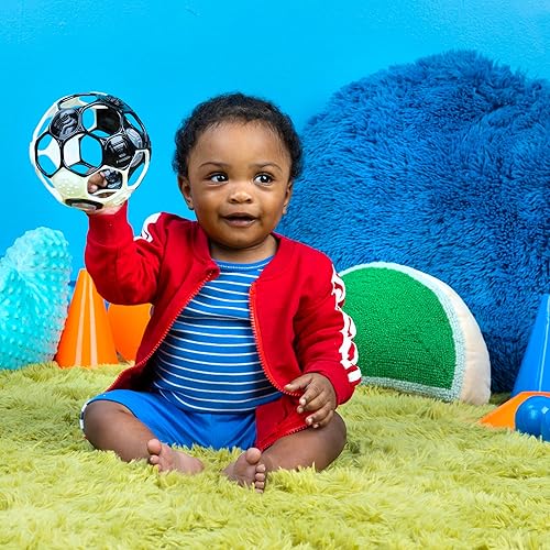 Miniatura 4 de Bright Starts Oball Grippin' Goals Rattle - Balón de fútbol  negro y blanco, juguete de fácil agarre para recién nacidos y más
