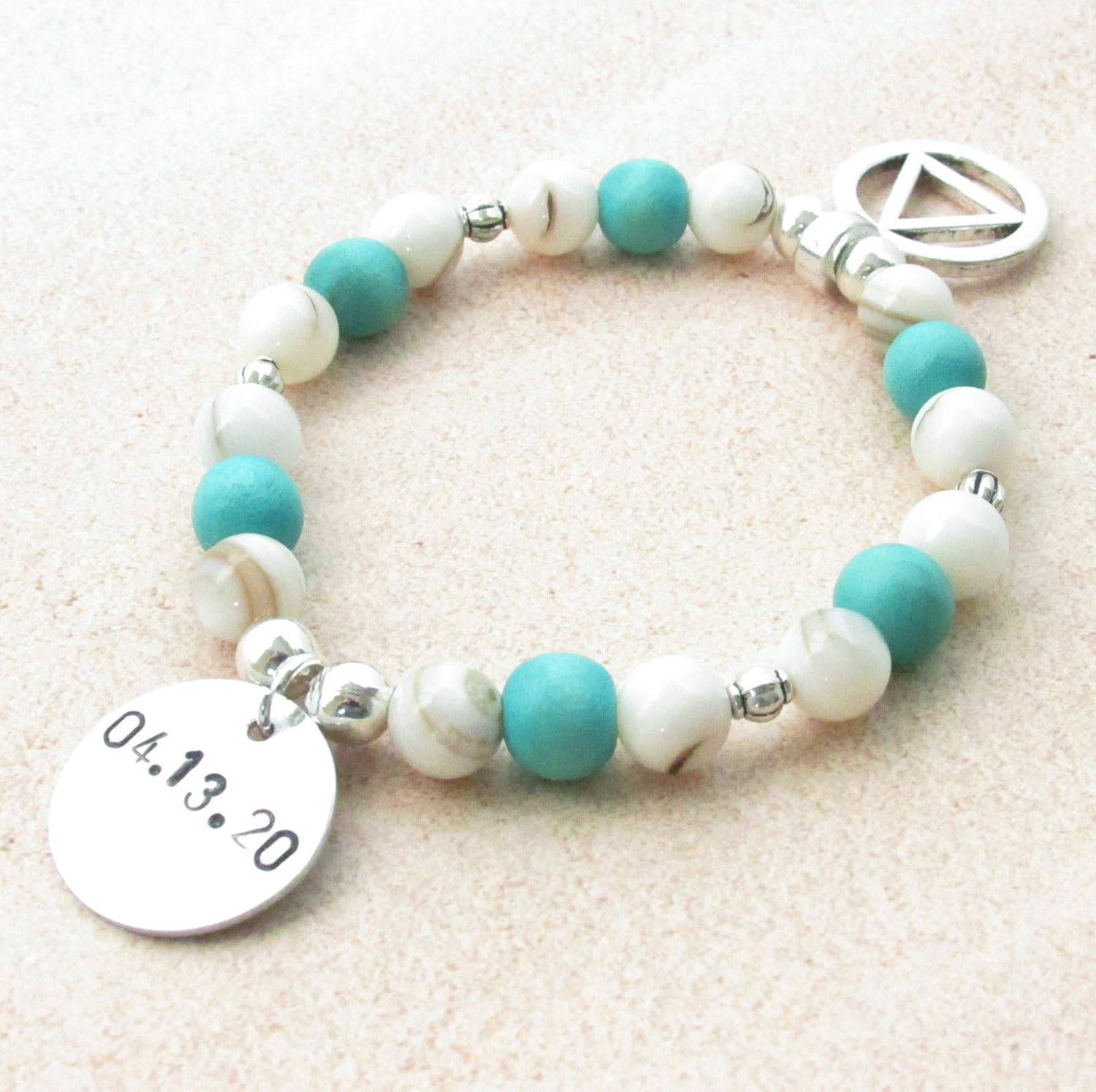 Personalized Sobriety Anniversary Bracelet with AA Charm - Supportive Gifts for Women in Addiction Recovery - Customizable Recovery Jewelry