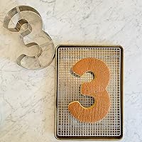 Vista 5 de Ateco Molde y cortador de pasteles de números extra grandes, 2, 11 pulgadas de alto, plateado