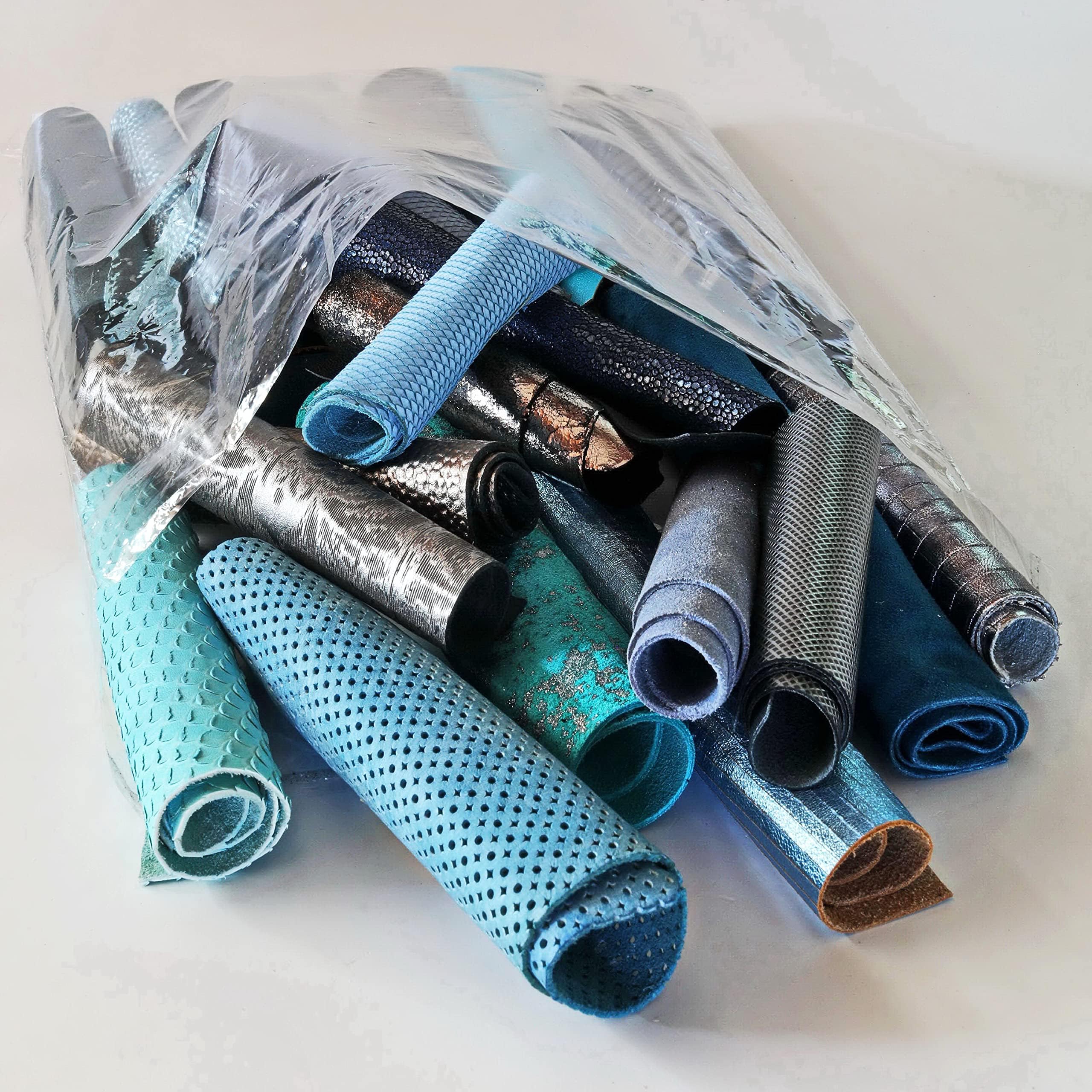 LA GARZARARA - Ritagli di Pelle sui Toni Grigio e Blu - Misura 10x15 cm - 1kg - Selezione Casuale per Artigianato Cucito e Creazioni Handmade – Stampe e Finiture Varie – -B053