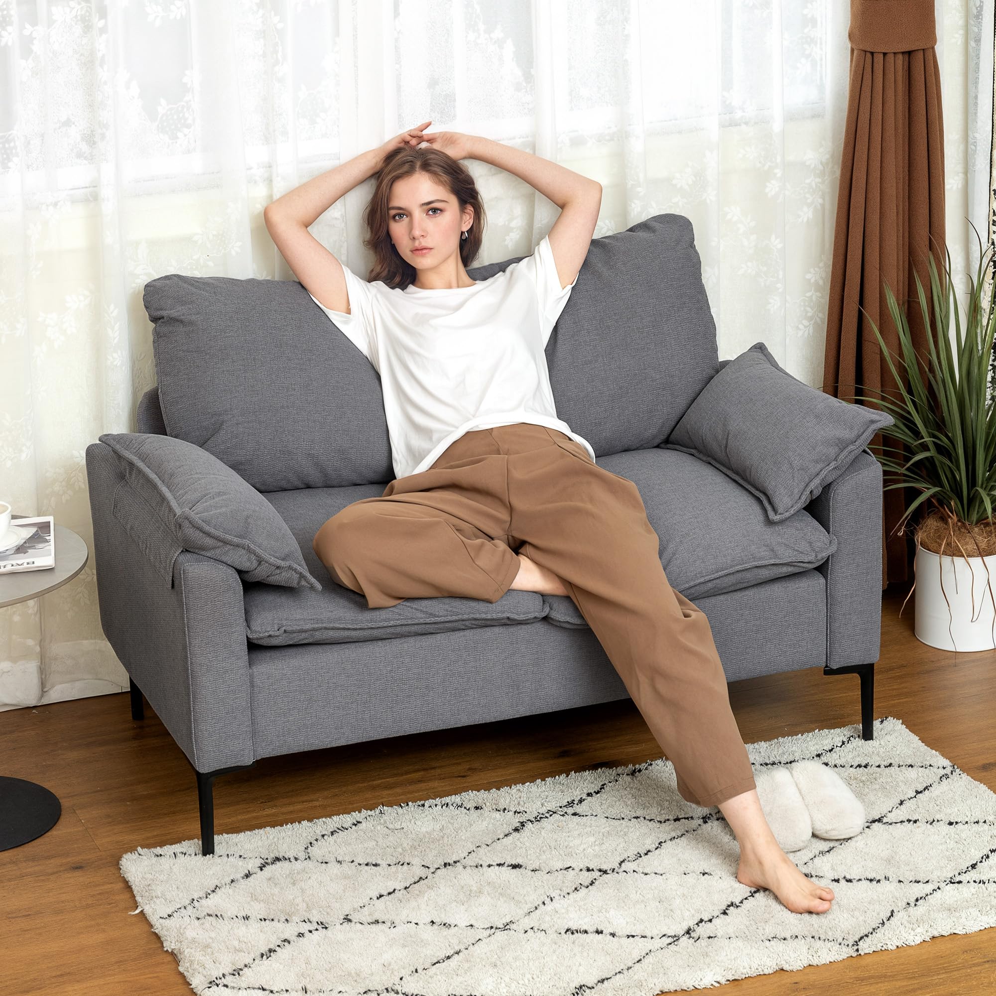 HOMCOM Sofá de 2 Plazas, Tapizado en Terciopelo, Sofá Moderno con Patas de Metal, Reposabrazos Acolchado, para Salón, Dormitorio, Oficina, Sala de Estar, 130x77x84 cm, Gris