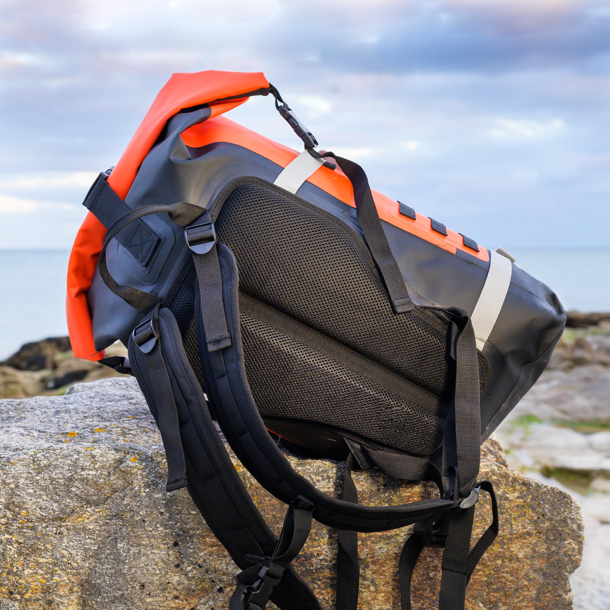 Mochila impermeable (30 L, resistente al agua, IPX6, bolsa de náutica, kayak, pádel, barco senderismo, muchos sujetadores, bolsillo delantero, bolsillo para agua)