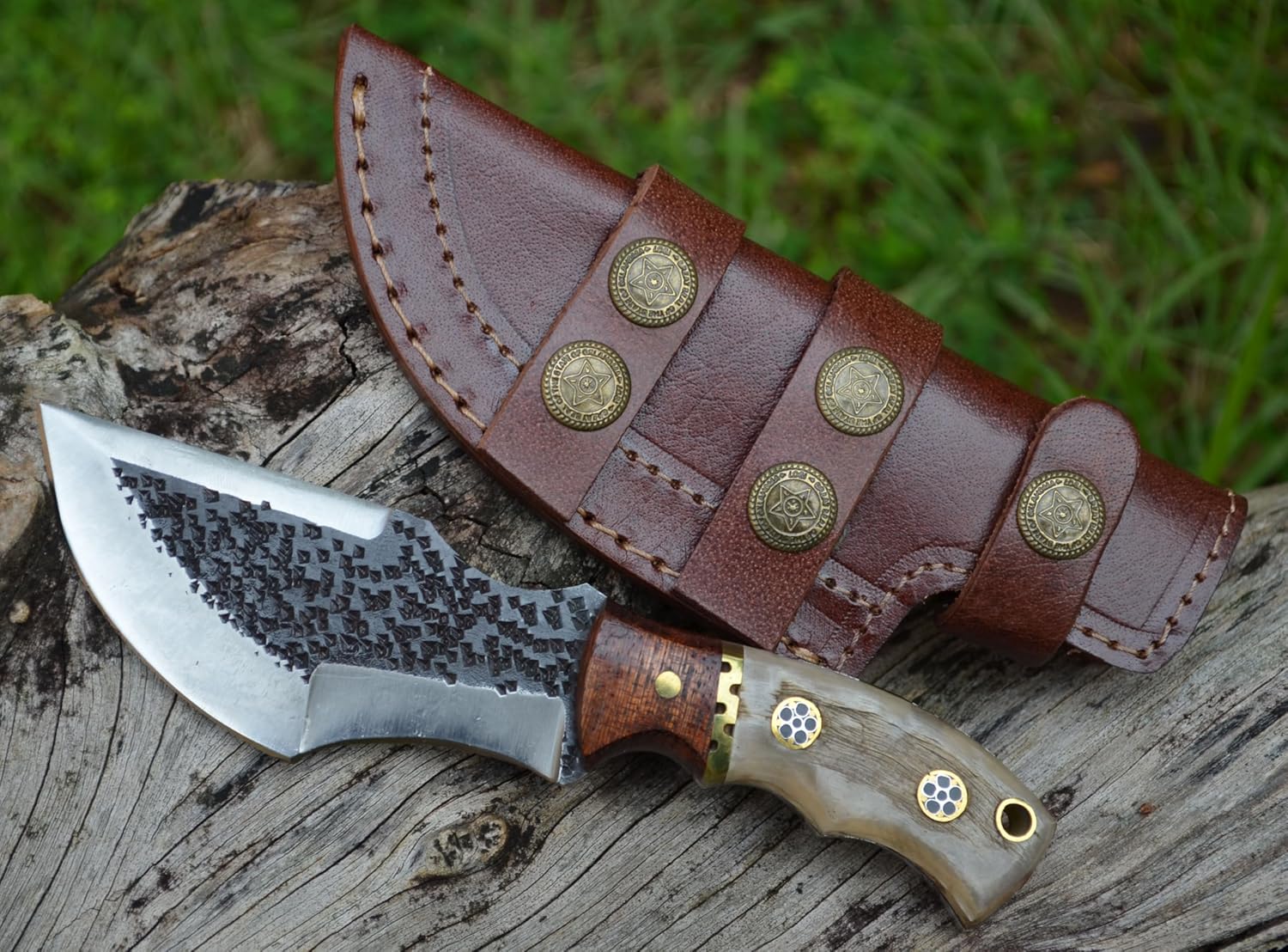 D2 Steel Hunting Knife, Hammered Damascus Pattern, Ram Horn Handle, Leather Sheath (D2 Steel (Hammered), 3.5 inch blade)