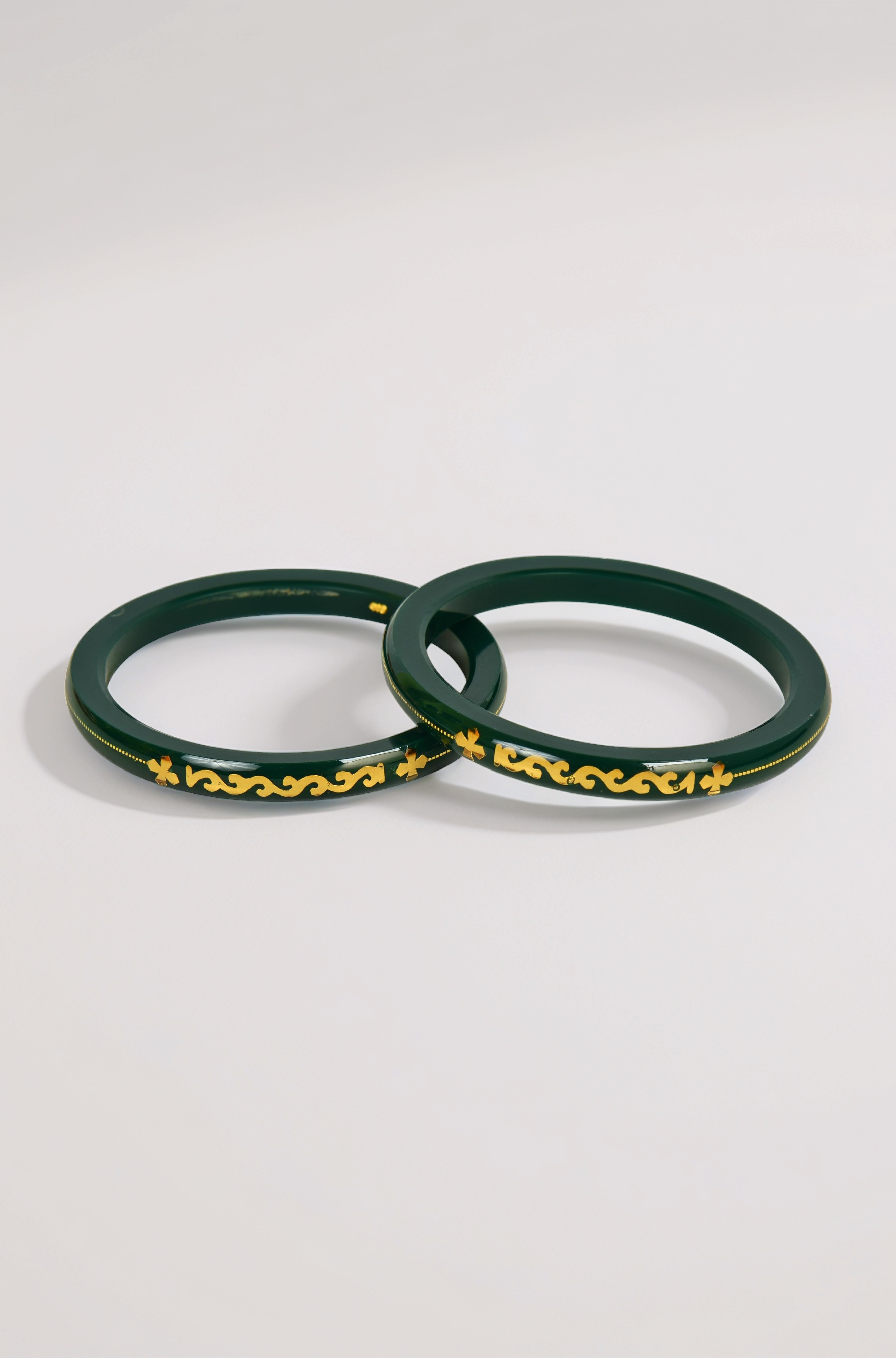 - 22K Hallmark-Stamped Pola Bangles | Premium Laminated Bridal Bangles for Women | Traditional 22K Hallmark-Like Appearance with Lightweight Comfort set of 2pcs