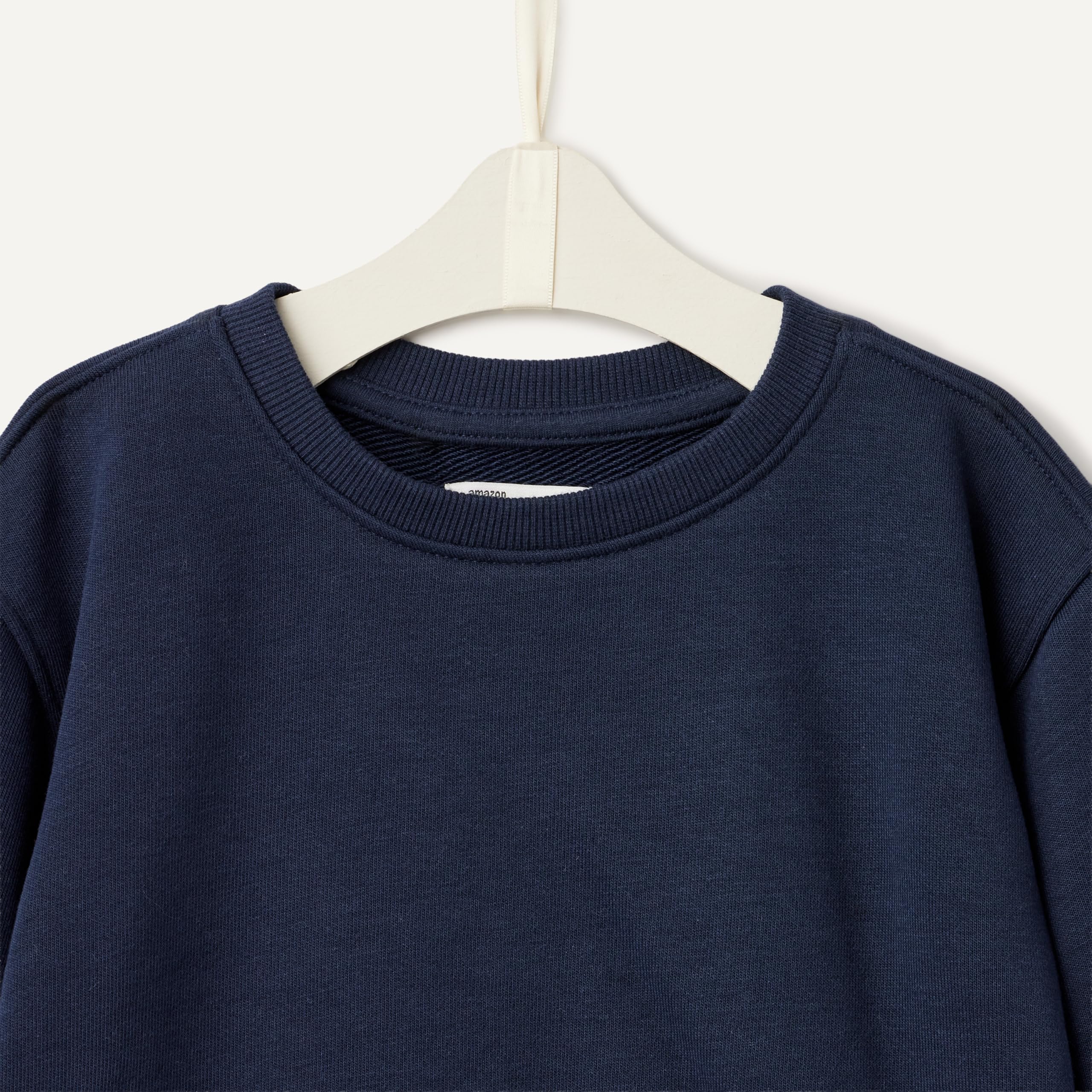 Amazon Essentials Sofia Grainge - Set Felpa e Pantaloni Unisex per Bambini, Motivo: Amazon Essentials x Sofia Grainge
