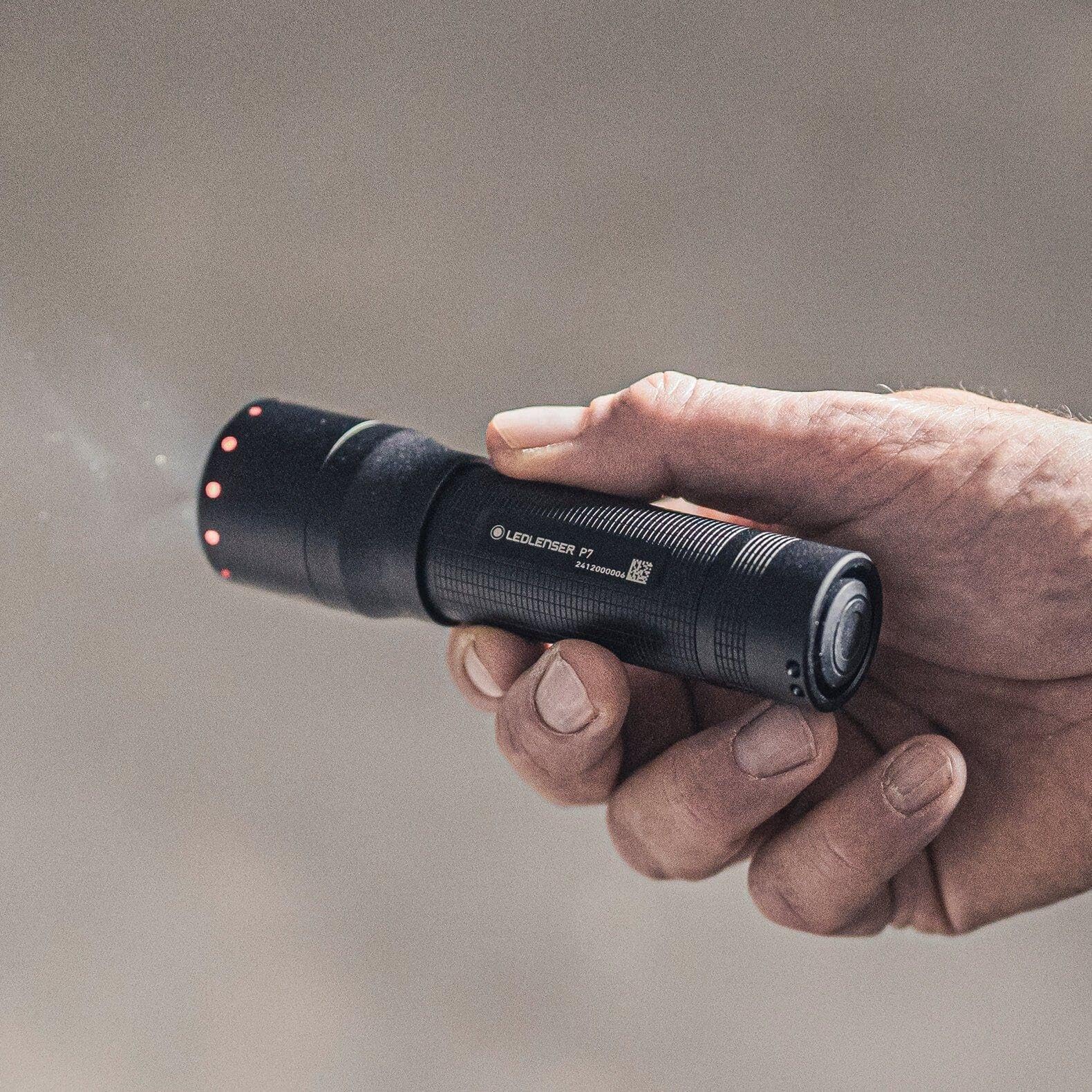 Amazon.co.jp: Ledlenser P7 第四世代 LED ハンドライト 懐中電灯