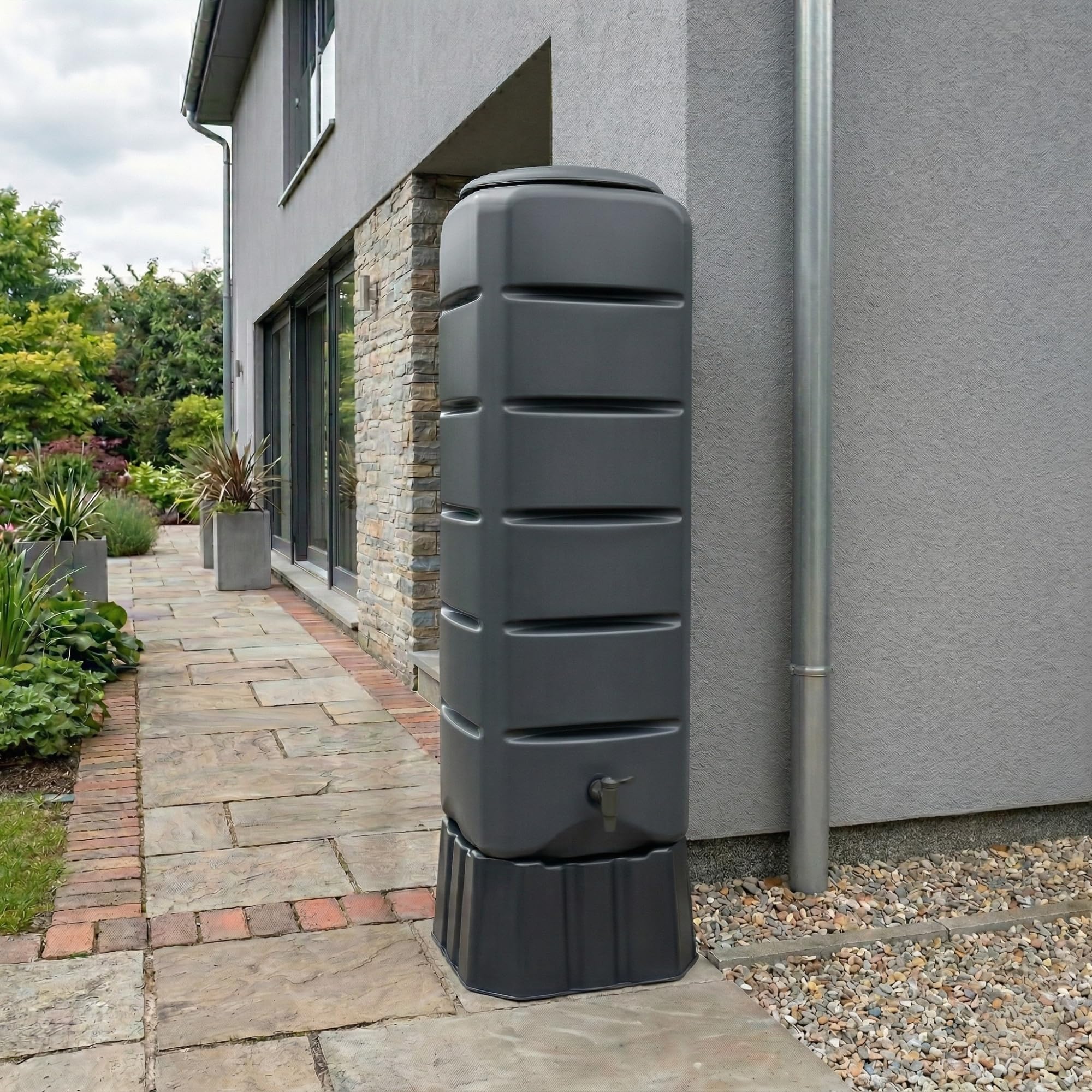 YourCasa Regentonne [Tower] 120L mit Standfuss, Deckel & Wasserhahn - Regenfass Frostsicher aus Kunststoff - Regenwassertonne - Regenwassertank Garten Wassertank Regensammler (Anthrazit)