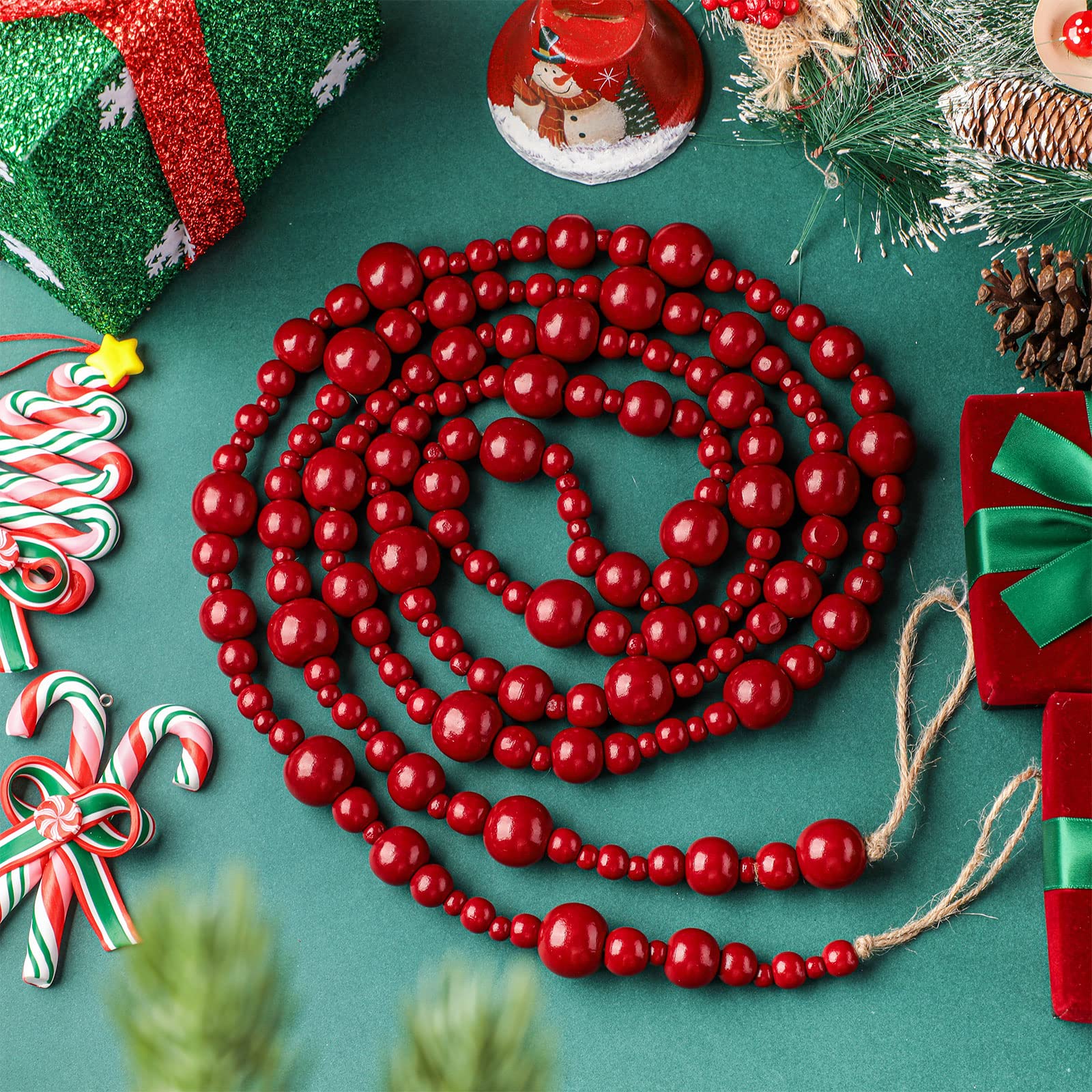 Lot de 2 guirlandes de perles de Noël en bois de 2,4 m - Guirlande de Noël rustique - Guirlande de perles décoratives bohème pour sapin de Noël - Décoration d'intérieur (rouge foncé)
